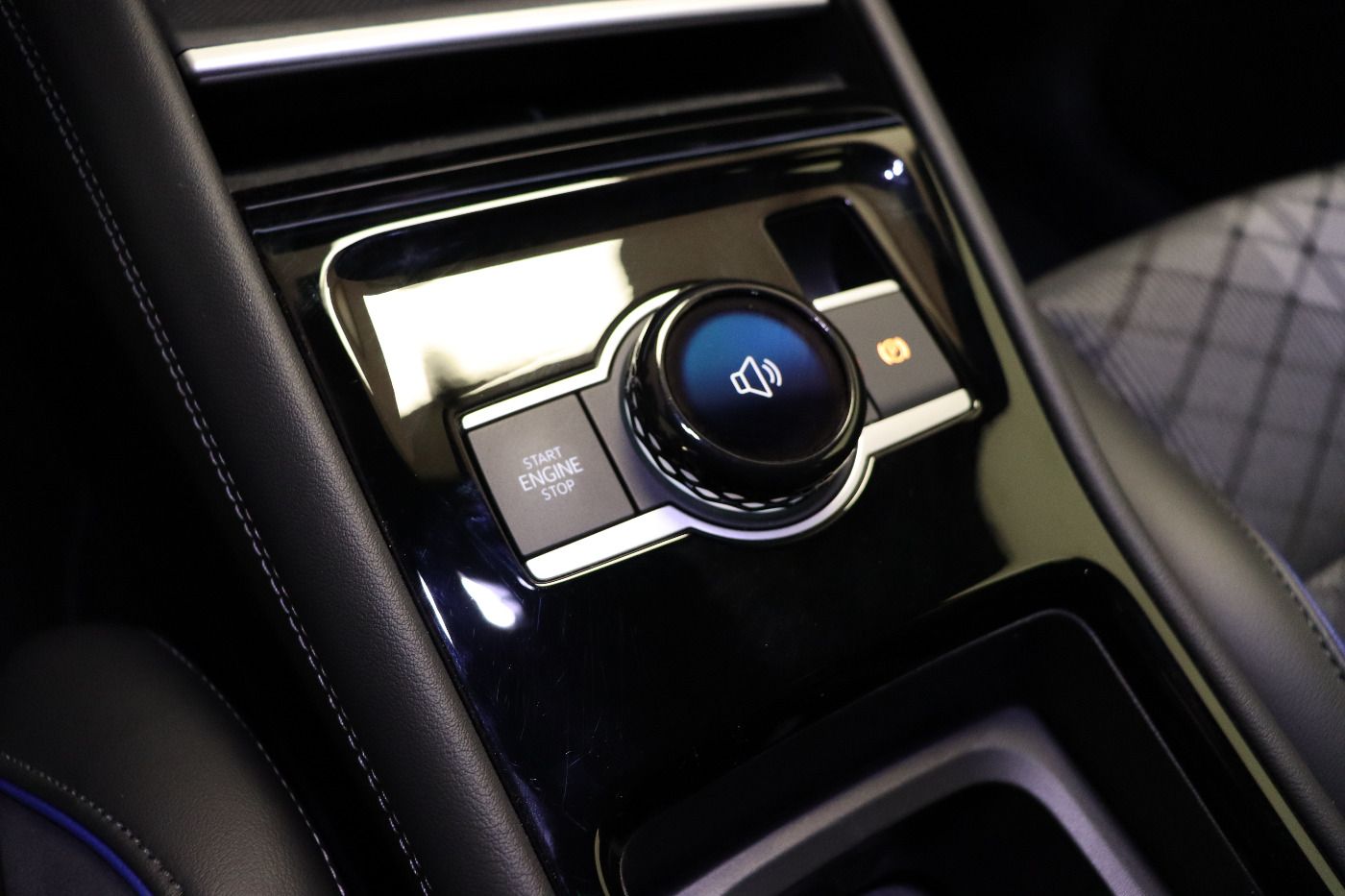 Fahrzeug autohaus mense Fahrzeugabbildung Volkswagen Tiguan 2.0 TDI DSG R-Line AHK 4xSHZG