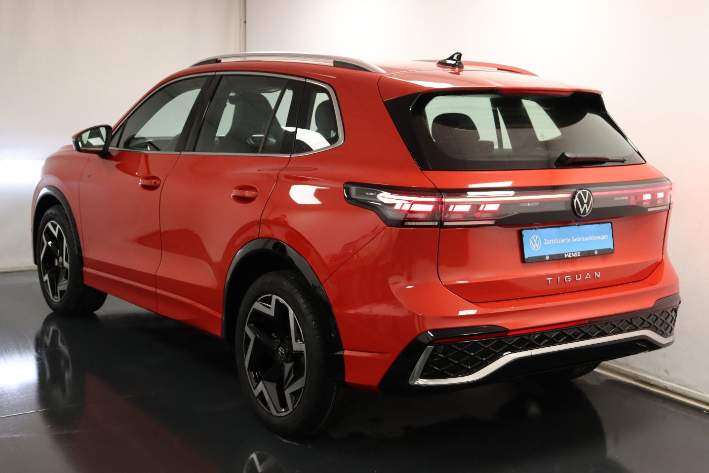 Fahrzeug autohaus mense Fahrzeugabbildung Volkswagen Tiguan 2.0 TDI DSG R-Line AHK 4xSHZG