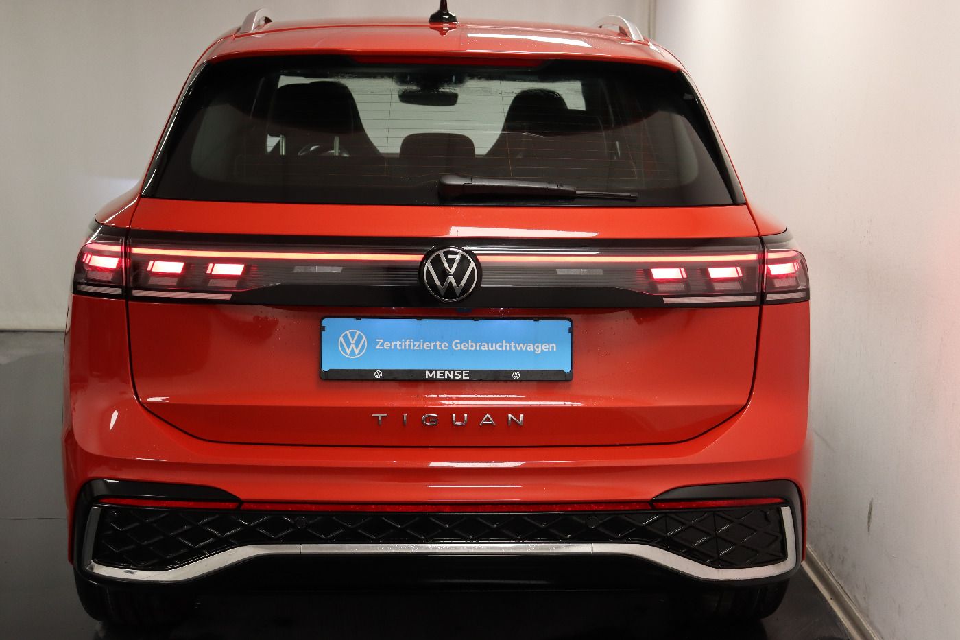Fahrzeug autohaus mense Fahrzeugabbildung Volkswagen Tiguan 2.0 TDI DSG R-Line AHK 4xSHZG
