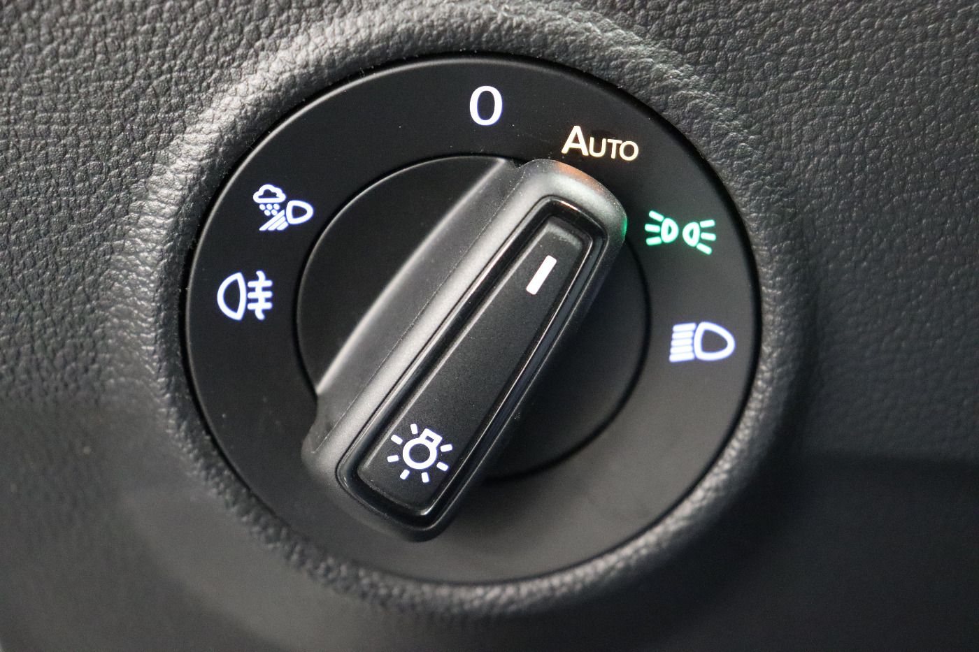 Fahrzeugabbildung Volkswagen T-Roc 1.0 TSI Life CarPlay|LED|Navi|VirtualCP|PD