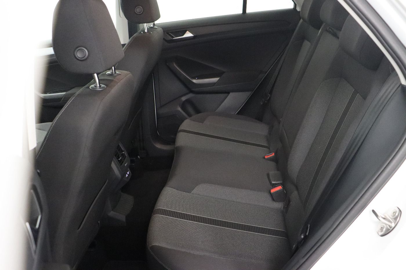 Fahrzeugabbildung Volkswagen T-Roc 1.0 TSI Life CarPlay|LED|Navi|VirtualCP|PD