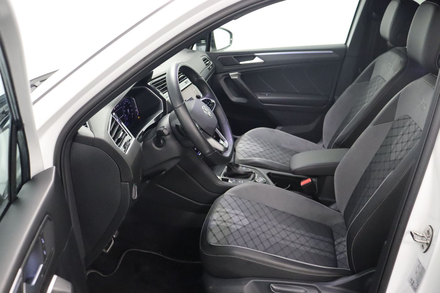 Fahrzeug autohaus mense Fahrzeugabbildung Volkswagen Tiguan Allspace 2.0 TDI DSG 4M R line AHK