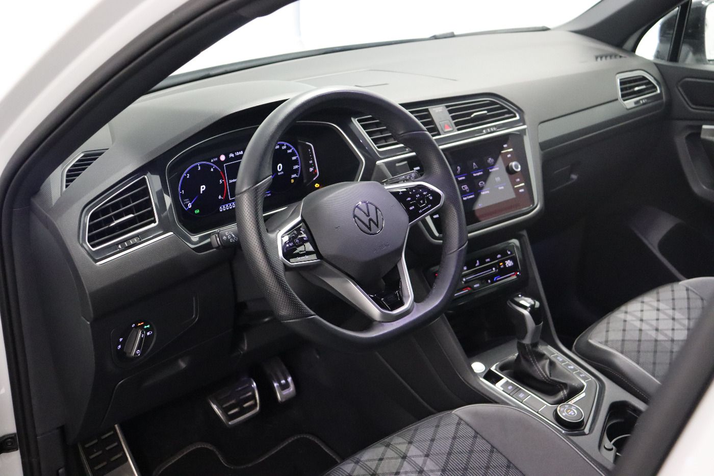 Fahrzeug autohaus mense Fahrzeugabbildung Volkswagen Tiguan Allspace 2.0 TDI DSG 4M R line AHK