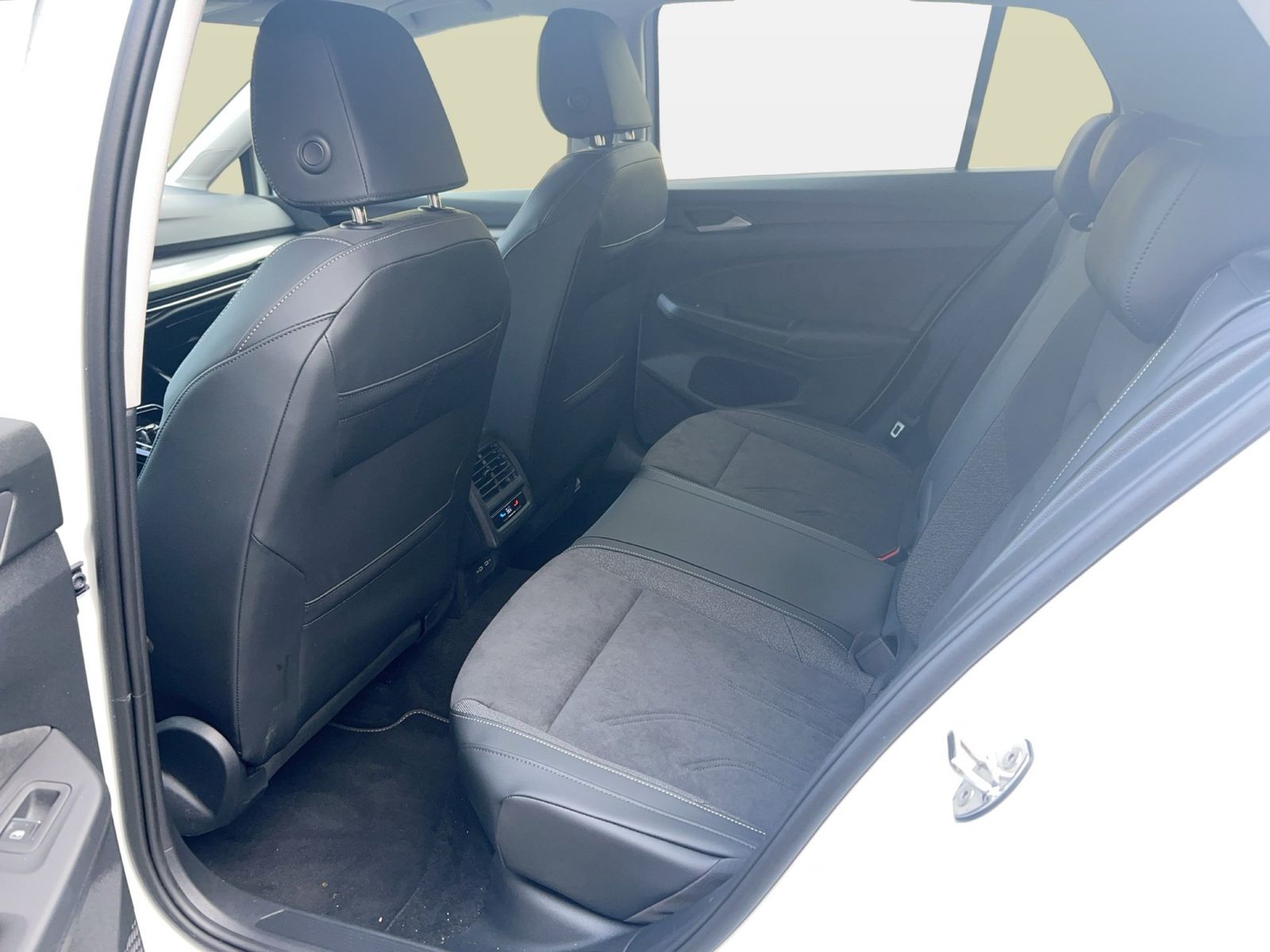 Fahrzeug autohaus mense Fahrzeugabbildung Volkswagen Golf VIII 1.5 TSI eHybrid DSG Style