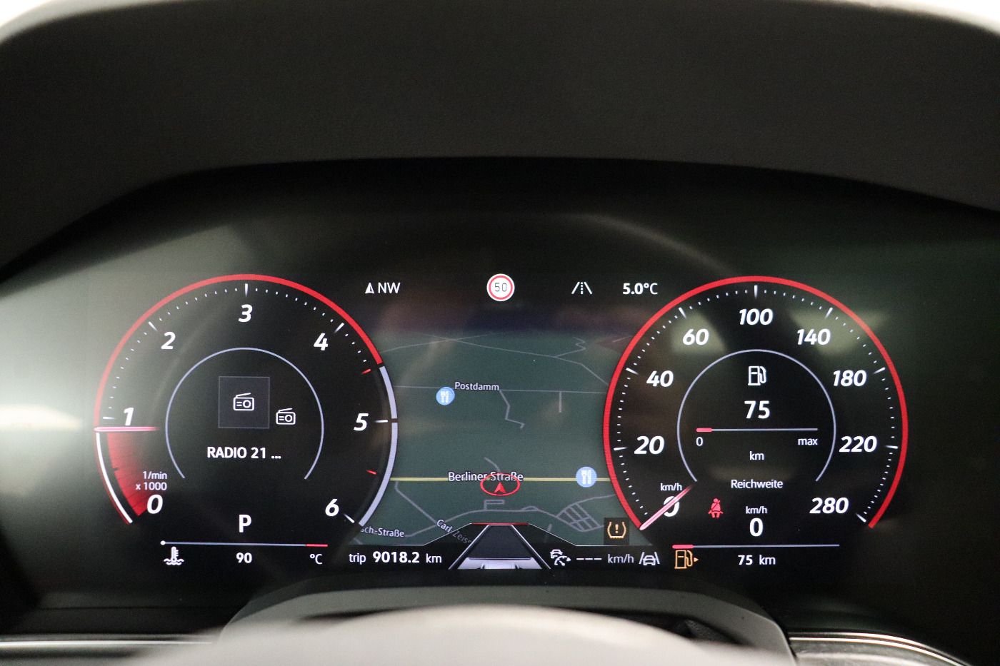 Fahrzeugabbildung Volkswagen Touareg 3.0 TDI tiptronic R-Line IQ.Light|Matrix