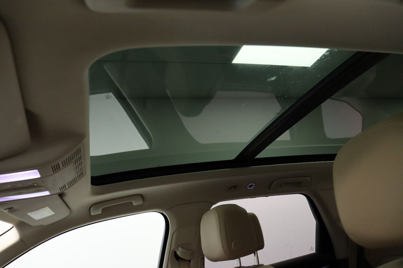 Fahrzeugabbildung Volkswagen Touareg 3.0 TDI tiptronic R-Line IQ.Light|Matrix