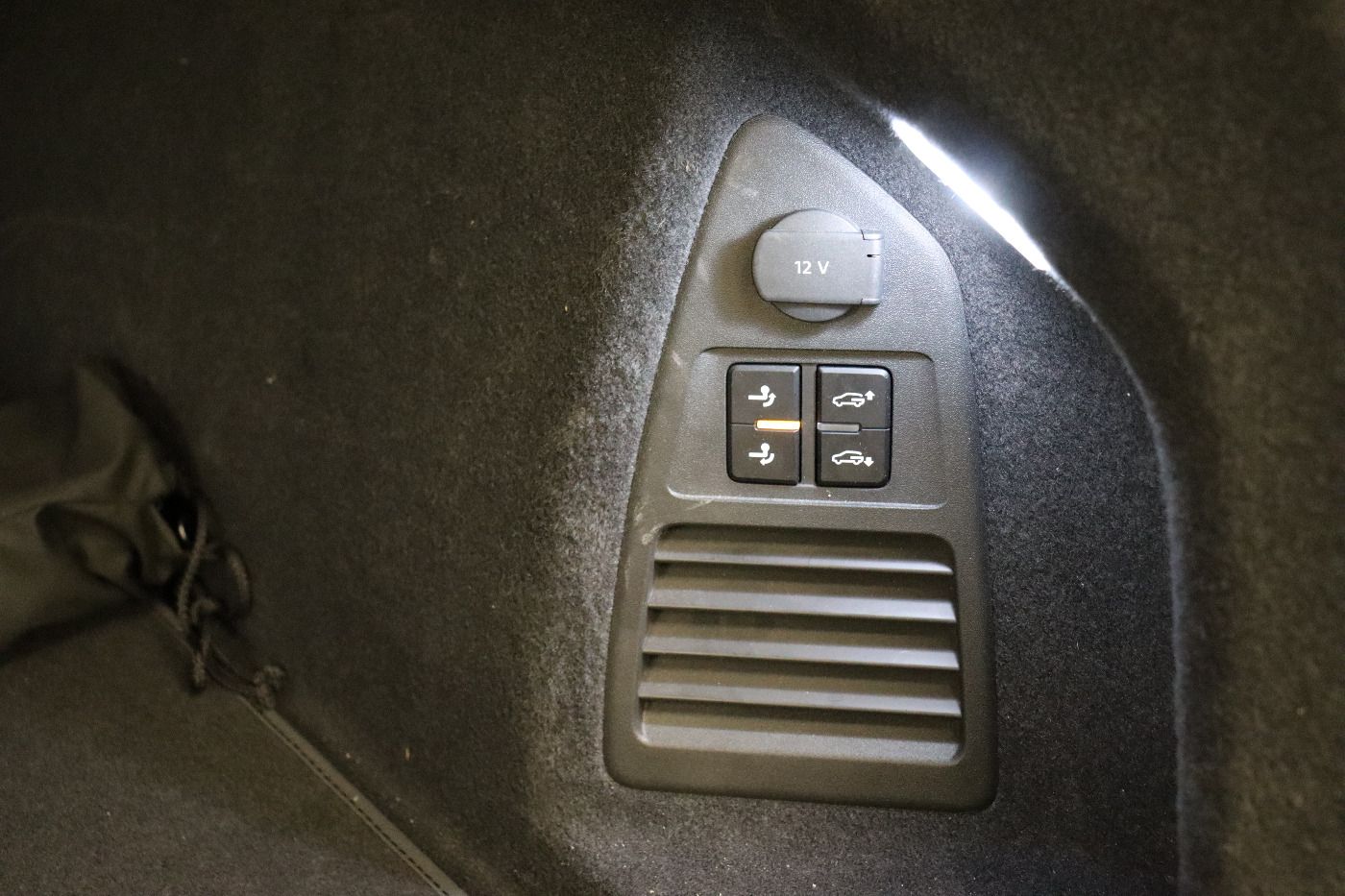 Fahrzeugabbildung Volkswagen Touareg 3.0 TDI tiptronic R-Line IQ.Light|Matrix