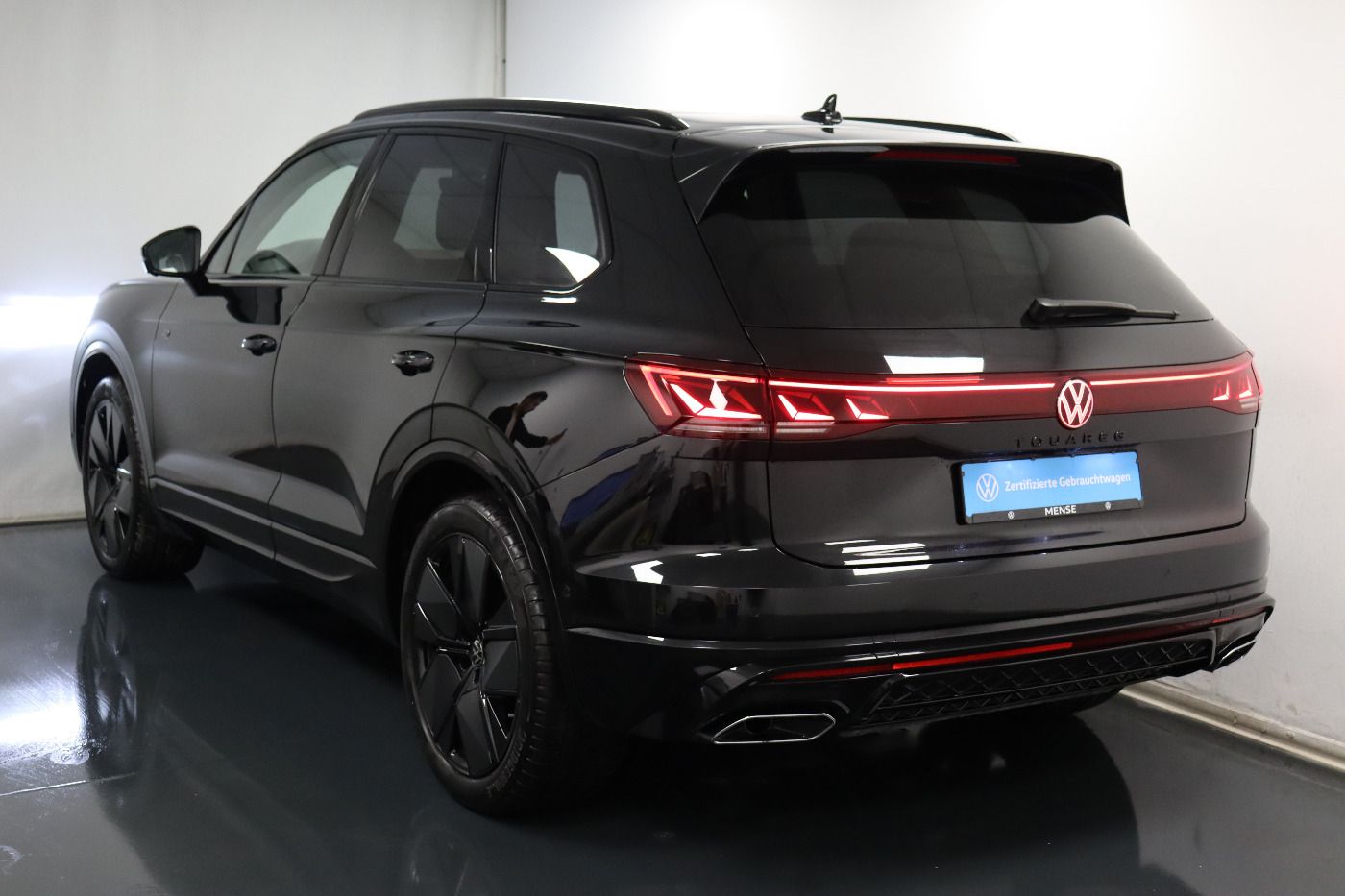 Fahrzeugabbildung Volkswagen Touareg 3.0 TDI tiptronic R-Line IQ.Light|Matrix