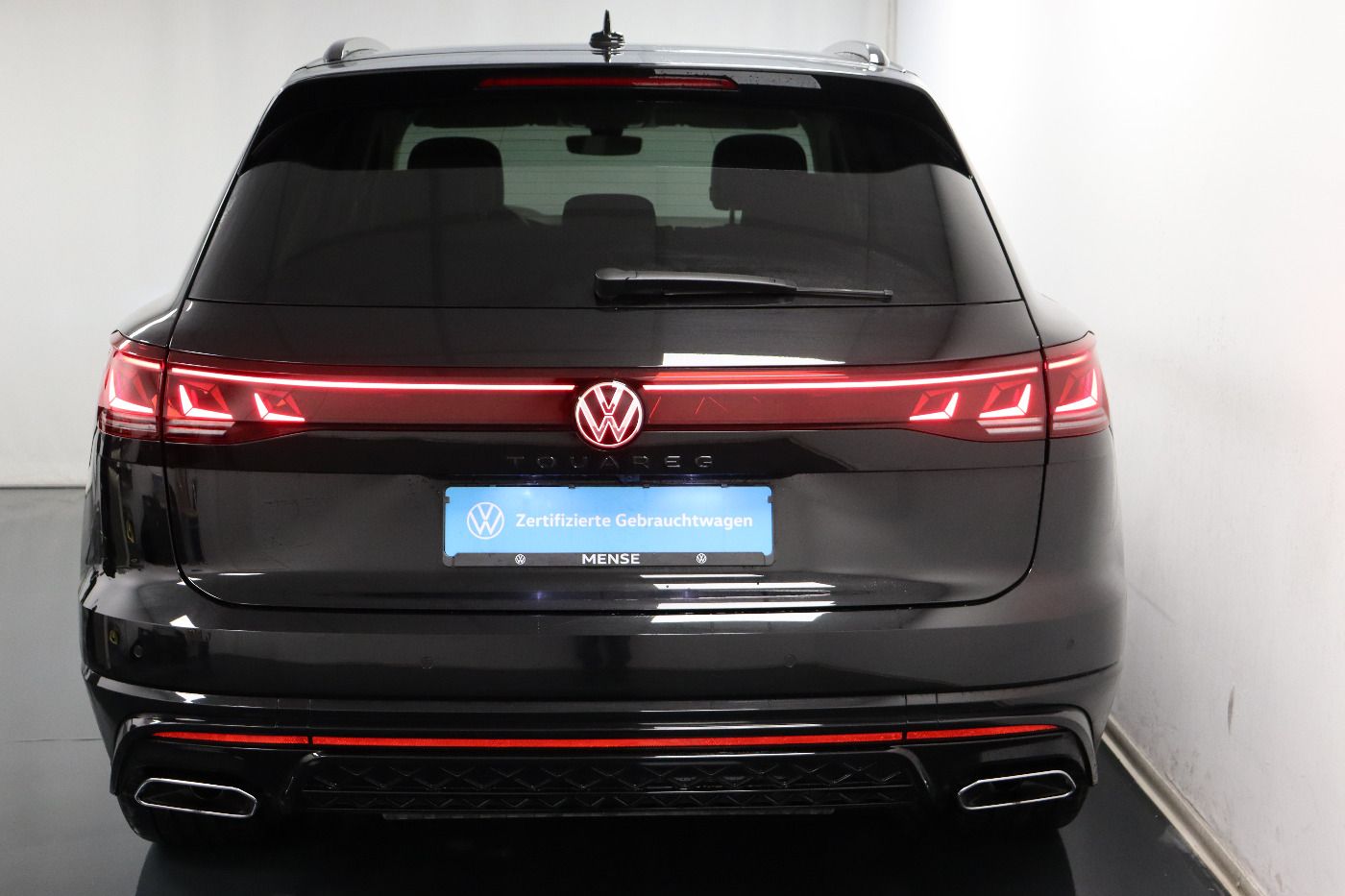 Fahrzeugabbildung Volkswagen Touareg 3.0 TDI tiptronic R-Line IQ.Light|Matrix