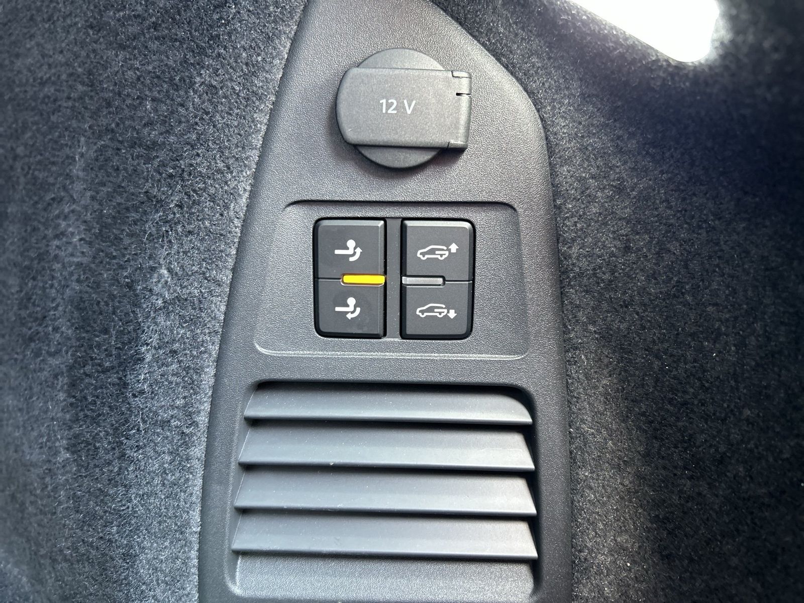 Fahrzeugabbildung Volkswagen Touareg 3.0 TDI 4Motion tiptronic Elegance AHK