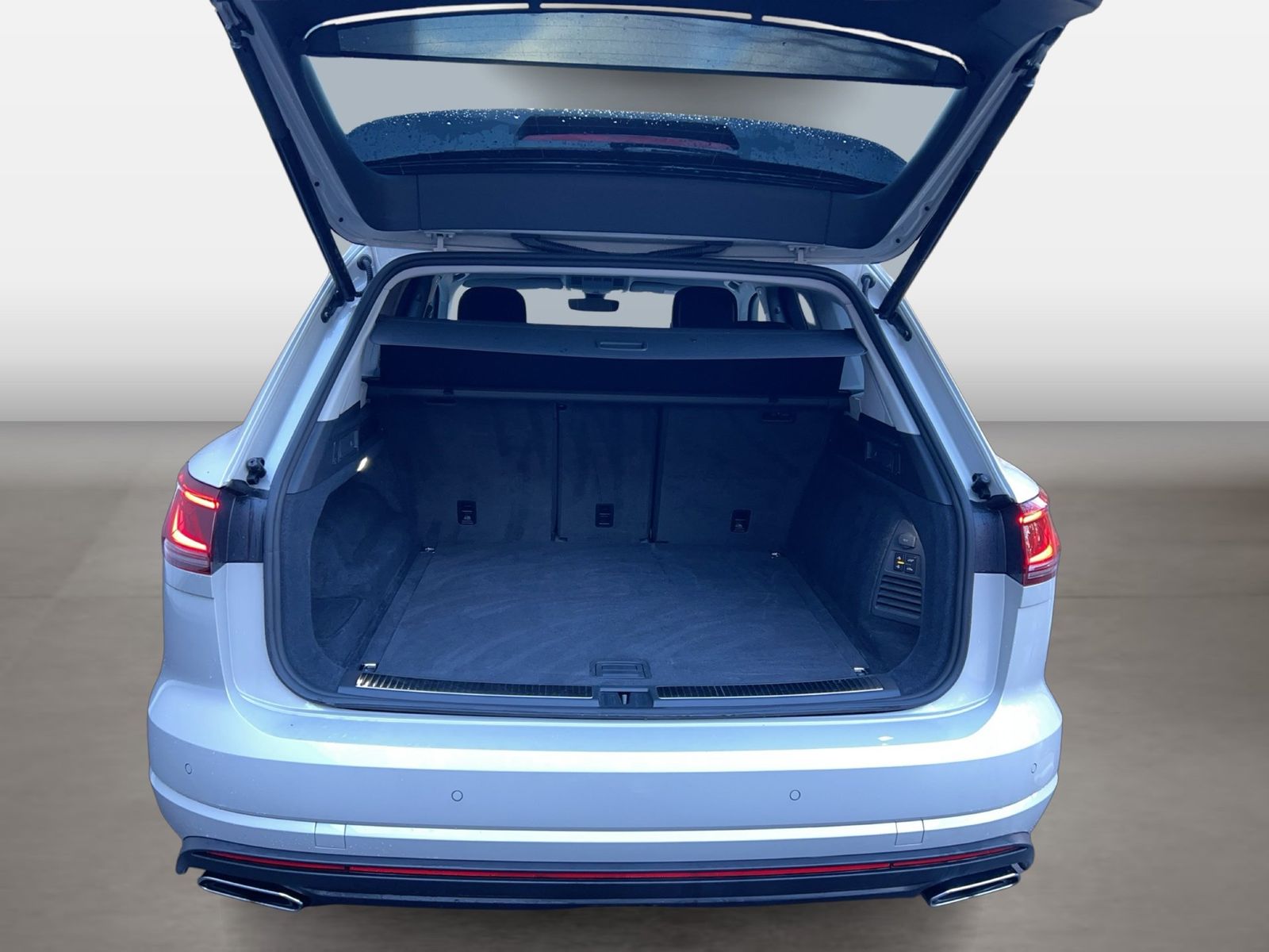 Fahrzeugabbildung Volkswagen Touareg 3.0 TDI 4Motion Elegance IQ.Light|AHK