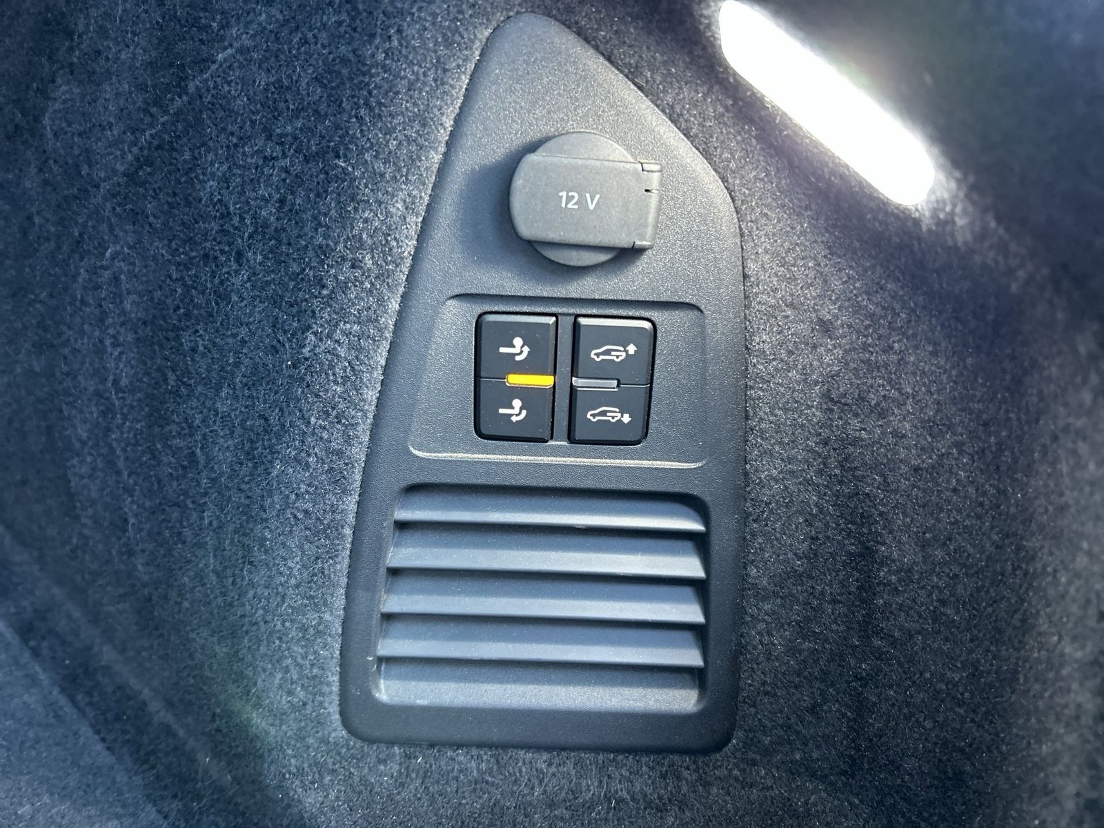 Fahrzeugabbildung Volkswagen Touareg 3.0 TDI 4Motion Elegance IQ.Light|AHK