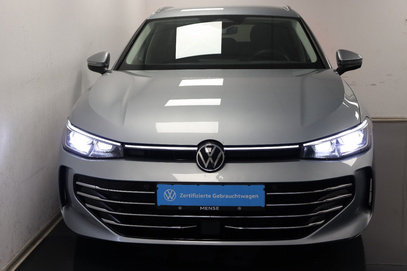 Fahrzeugabbildung Volkswagen Passat Variant 2.0 TDI DSG Elegance IQ.Light|AHK