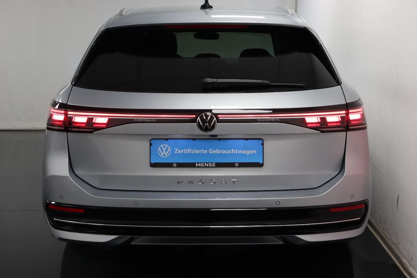 Fahrzeugabbildung Volkswagen Passat Variant 2.0 TDI DSG Elegance IQ.Light|AHK