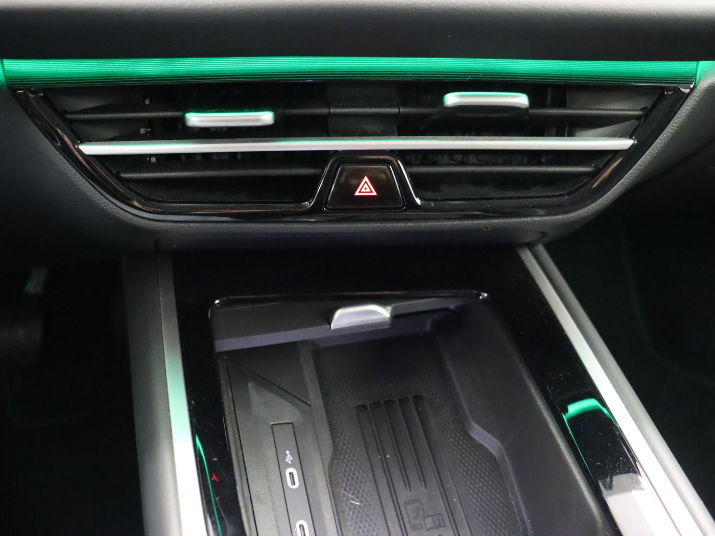 Fahrzeug autohaus mense Fahrzeugabbildung Volkswagen Passat Variant 2.0 TDI DSG Elegance IQ.Light|AHK