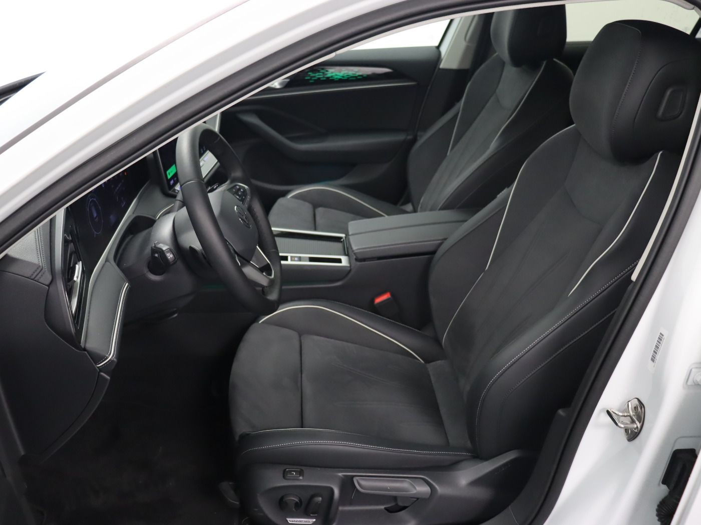Fahrzeug autohaus mense Fahrzeugabbildung Volkswagen Passat Variant 2.0 TDI DSG Elegance IQ.Light|AHK