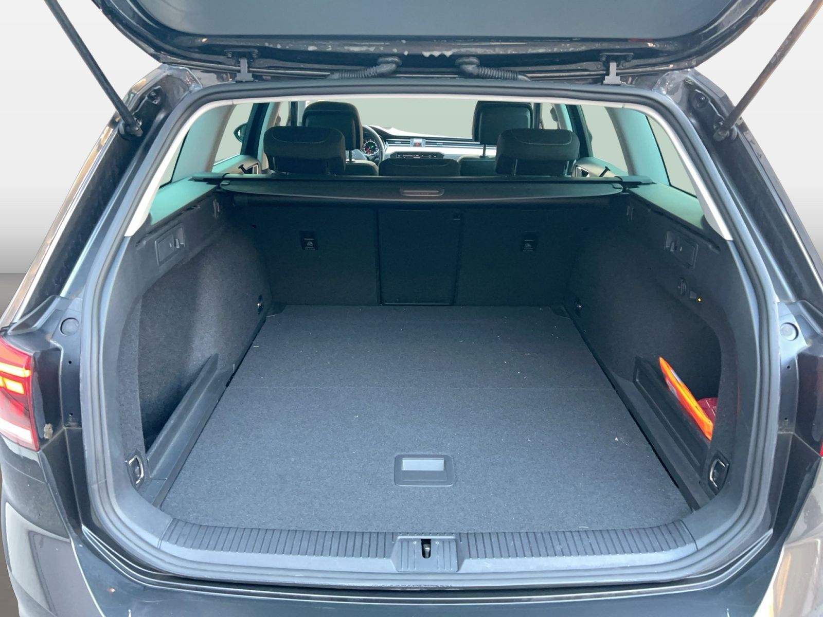 Fahrzeug autohaus mense Fahrzeugabbildung Volkswagen Passat Variant Business 2.0 TDI DSG Business AHK