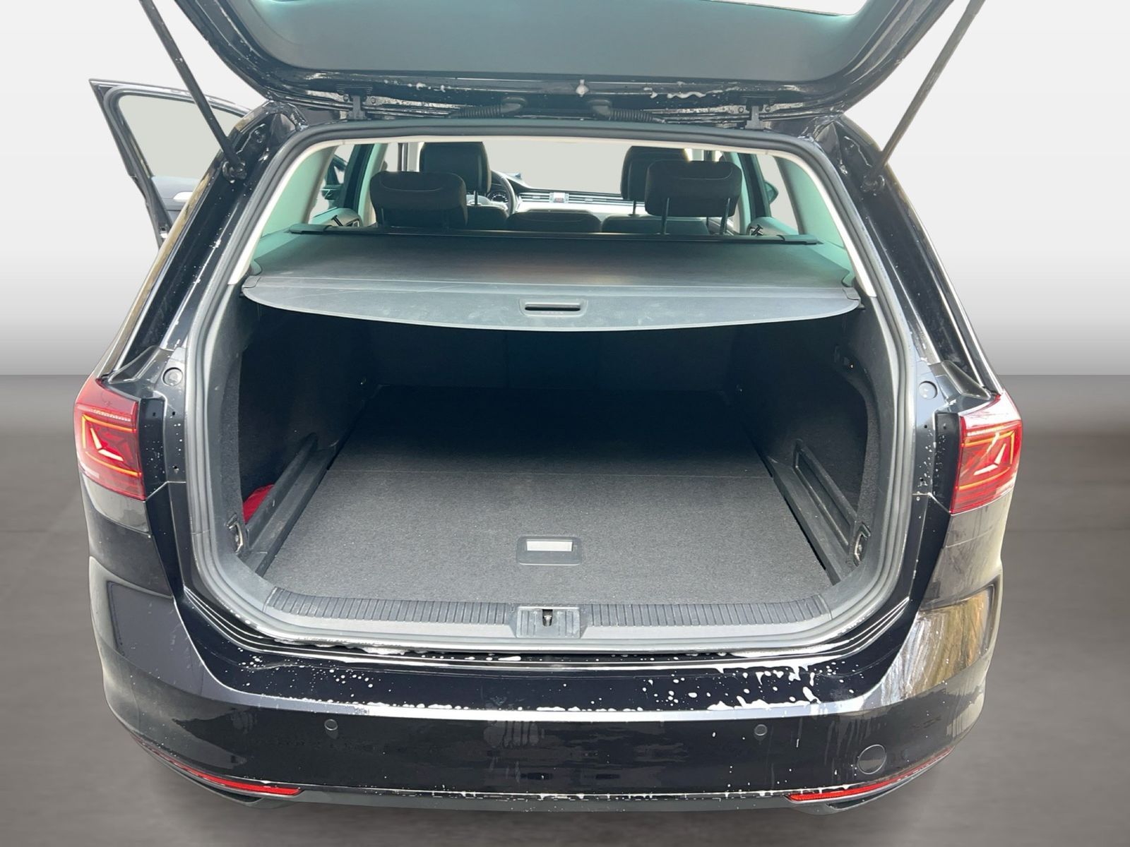 Fahrzeugabbildung Volkswagen Passat Variant 2.0 TDI DSG Business IQ.Light|h/k