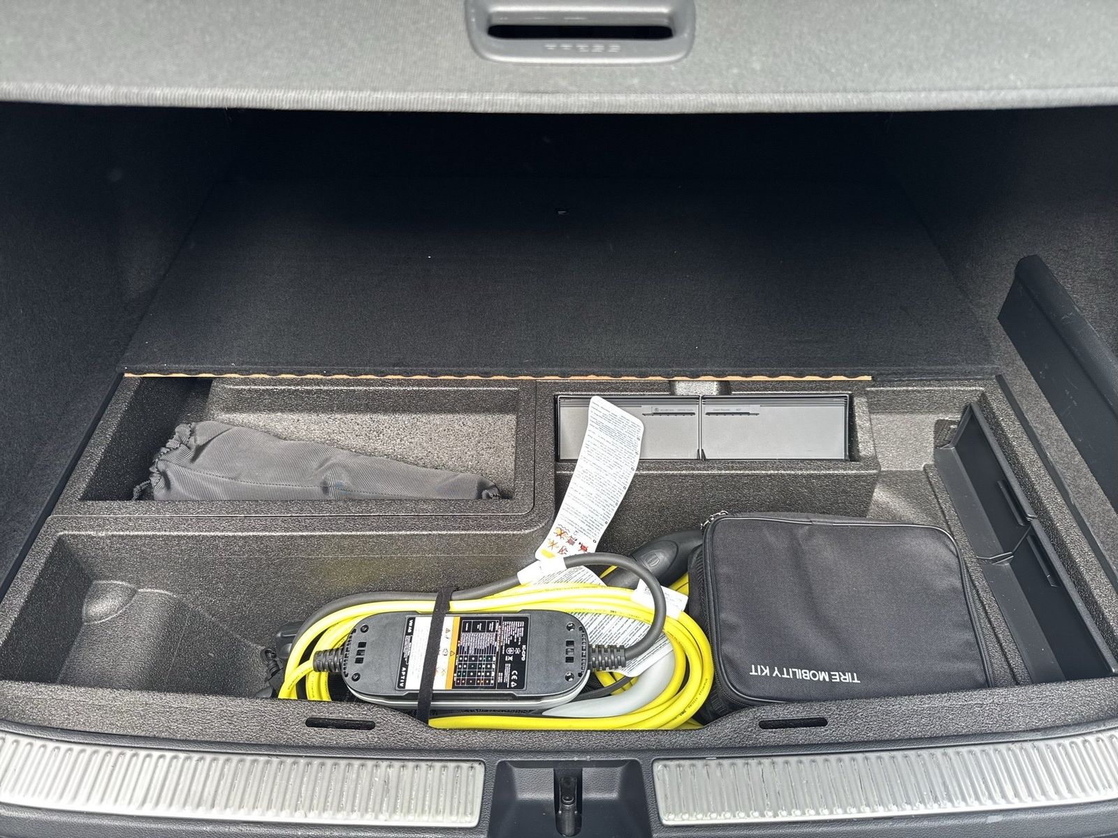 Fahrzeugabbildung Volkswagen Passat Variant 1.5 TSI eHybrid Sport DSG IQ.Ligh