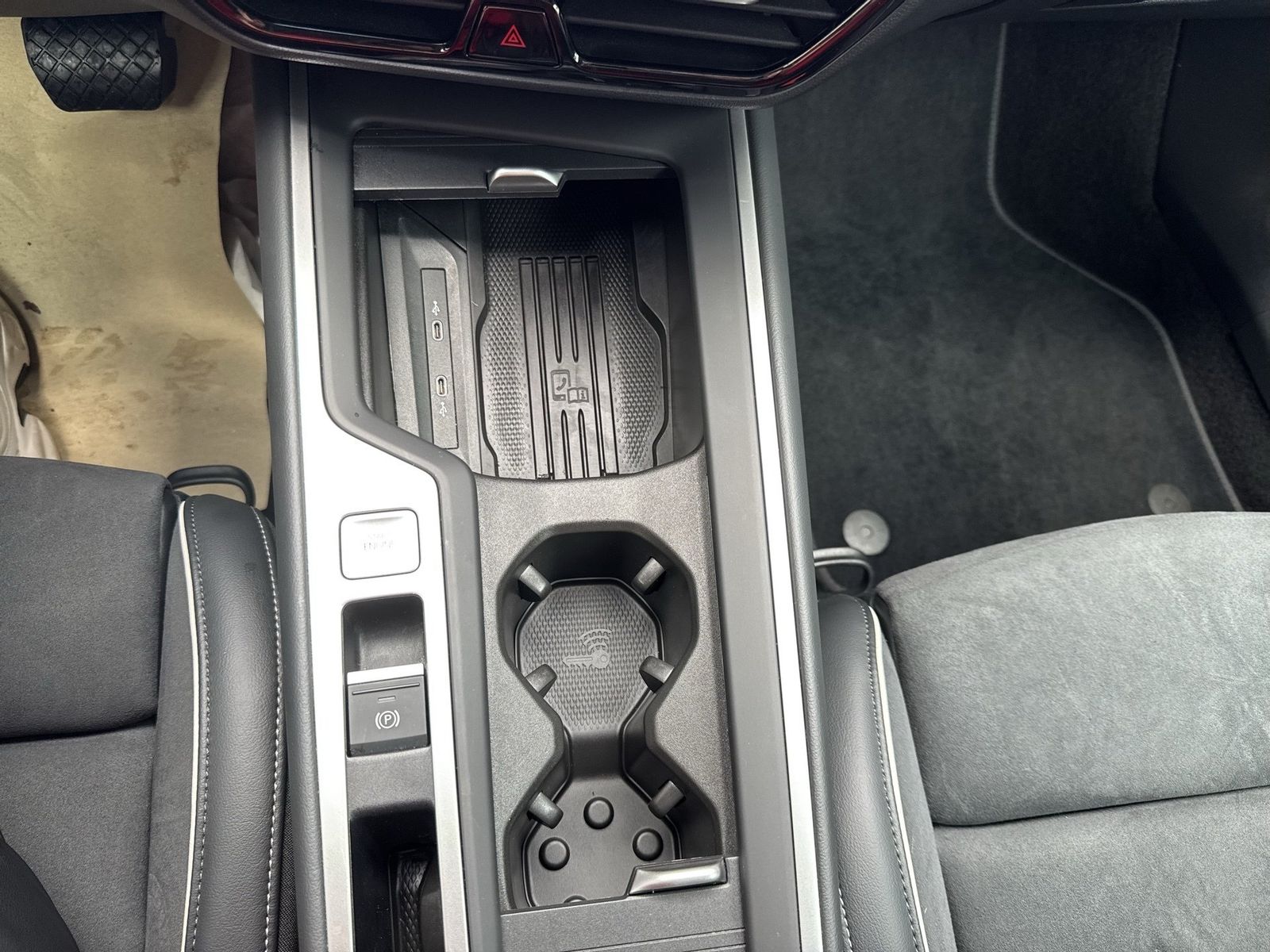 Fahrzeugabbildung Volkswagen Passat Variant 1.5 TSI eHybrid Sport DSG IQ.Ligh