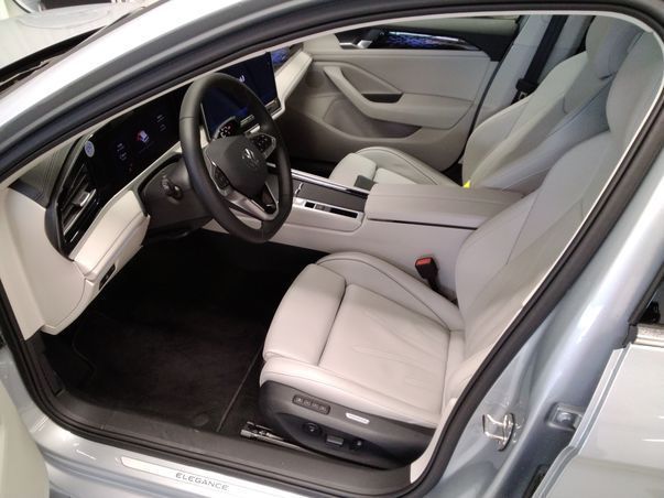 Fahrzeugabbildung Volkswagen Passat Variant 1.5 TSI eHybrid Sport DSG IQ.Ligh