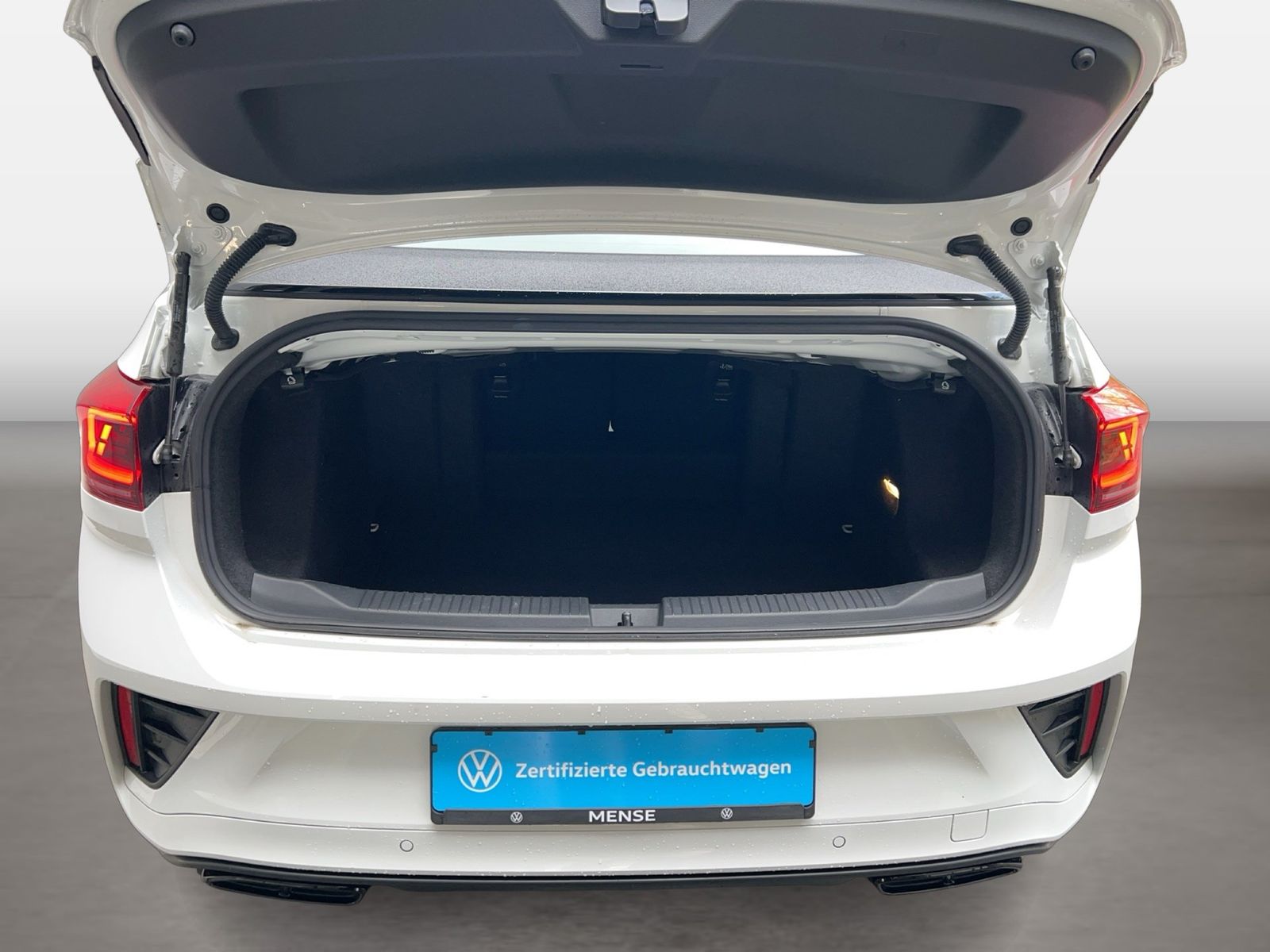 Fahrzeug autohaus mense Fahrzeugabbildung Volkswagen T-Roc Cabriolet 1.5 TSI DSG R-line IQ.Light|ACC