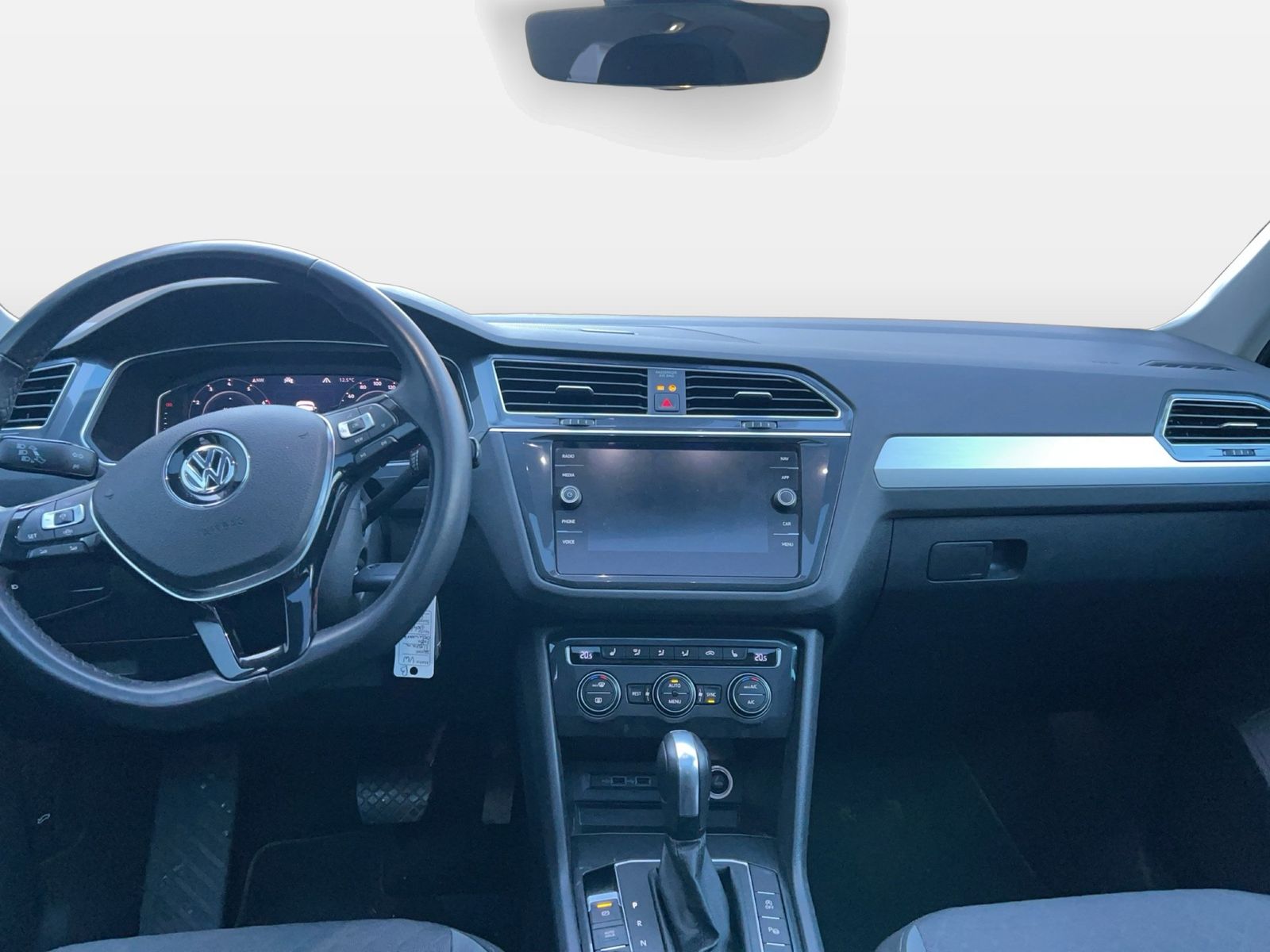 Fahrzeugabbildung Volkswagen Tiguan 2.0 TSI DSG R-Line CarPlay|AHK|Pano|SD|LM