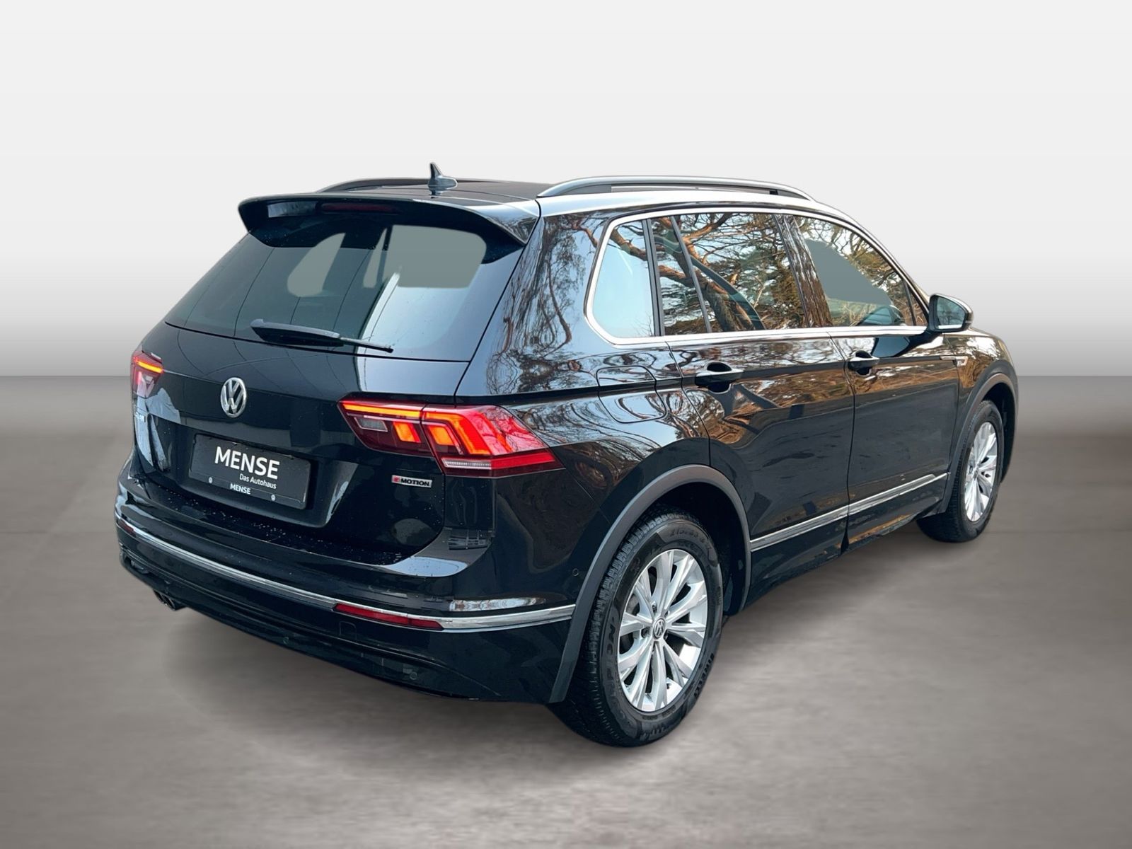 Fahrzeugabbildung Volkswagen Tiguan 2.0 TSI DSG R-Line CarPlay|AHK|Pano|SD|LM