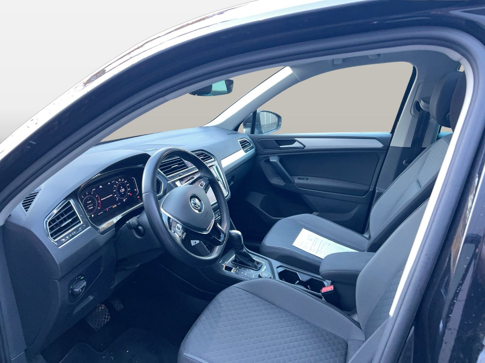 Fahrzeugabbildung Volkswagen Tiguan 2.0 TSI DSG R-Line CarPlay|AHK|Pano|SD|LM