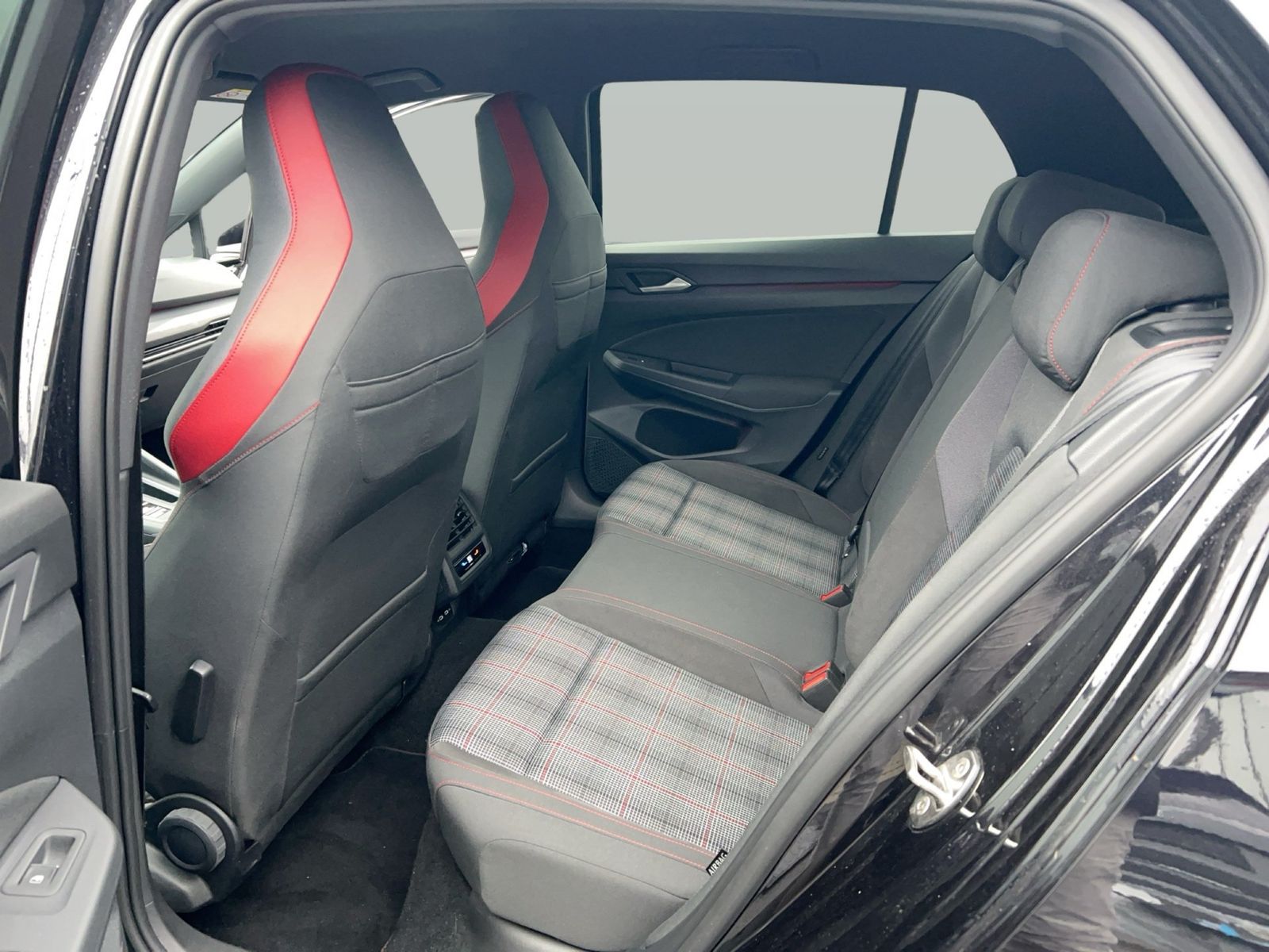 Fahrzeugabbildung Volkswagen Golf VIII GTI DSG CarPlay|ACC|LED|Navi