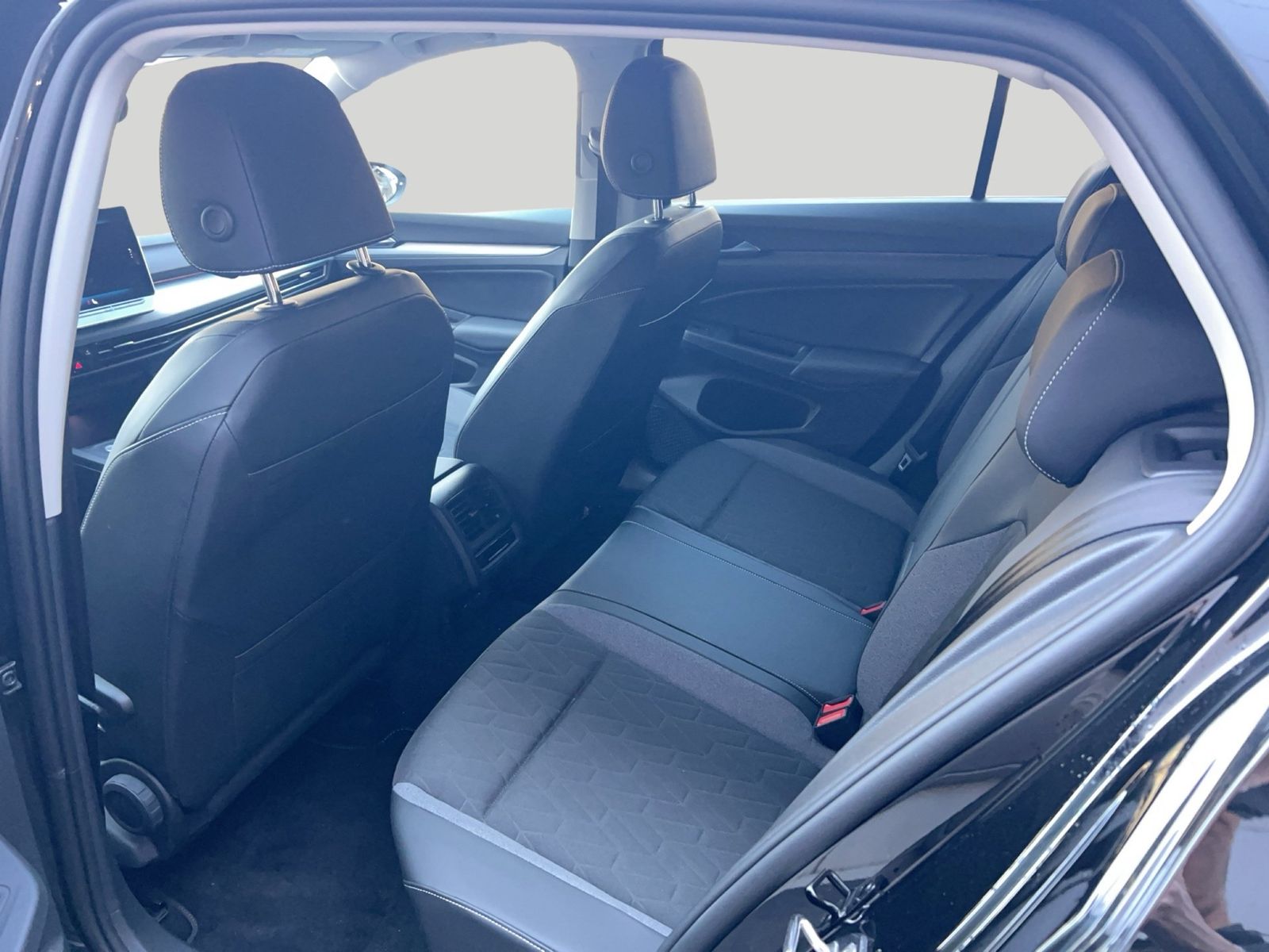 Fahrzeug autohaus mense Fahrzeugabbildung Volkswagen Golf VIII 1.5 TSI Life Goal CarPlay|AHK|ACC|LED