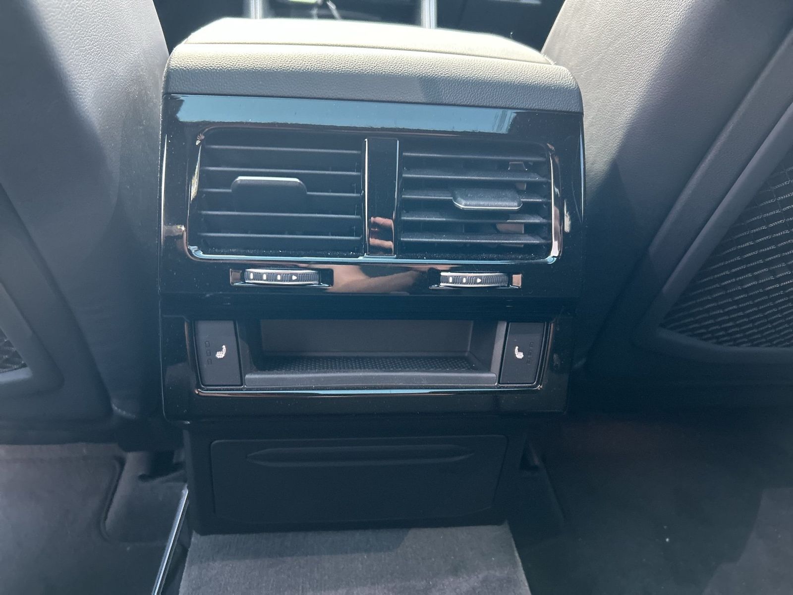 Fahrzeugabbildung Volkswagen Touareg 3.0 TDI DSG 4Motion IQ.Light|Matrix|AHK