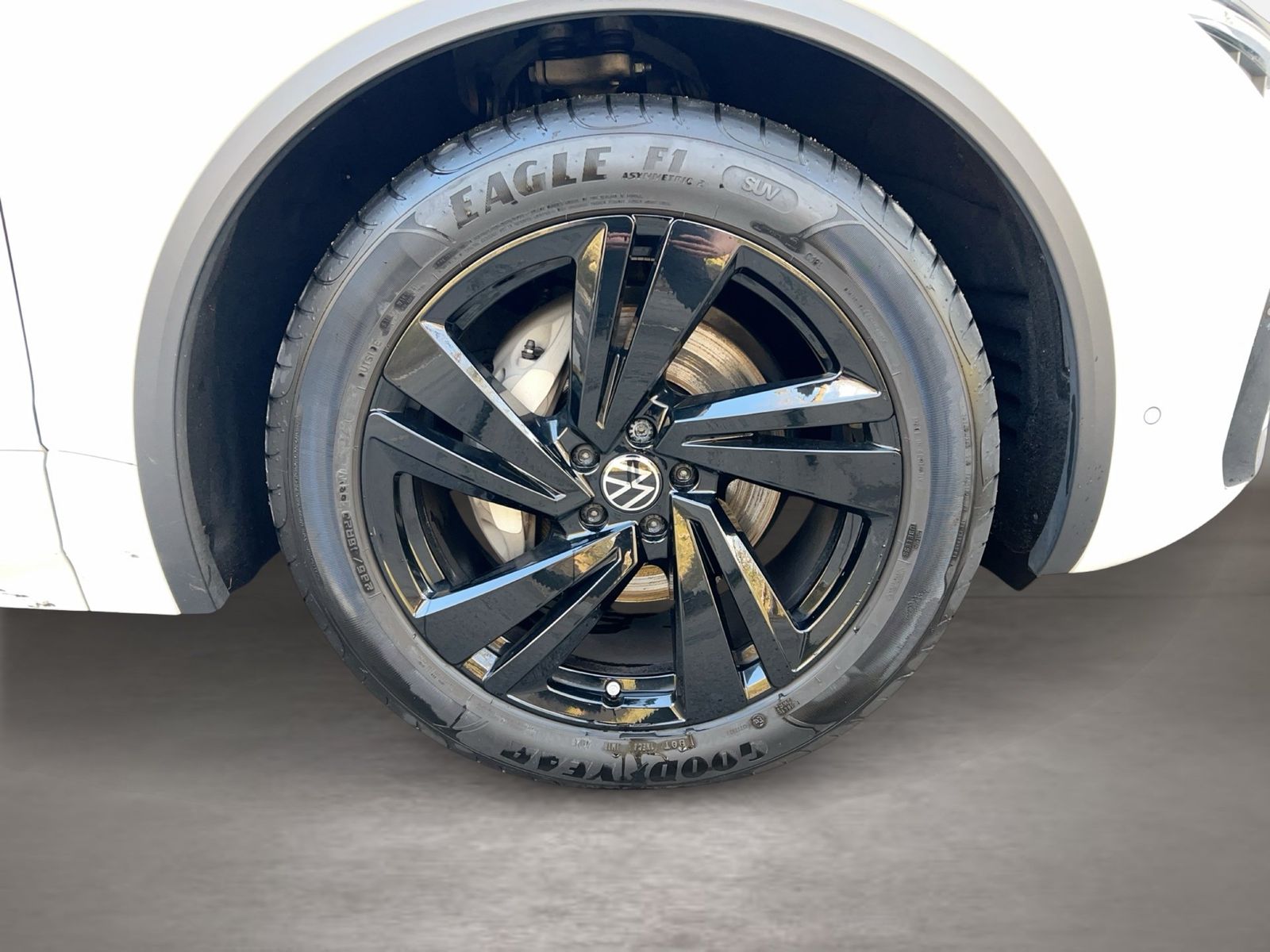 Fahrzeugabbildung Volkswagen Touareg 3.0 TDI DSG 4Motion IQ.Light|Matrix|AHK