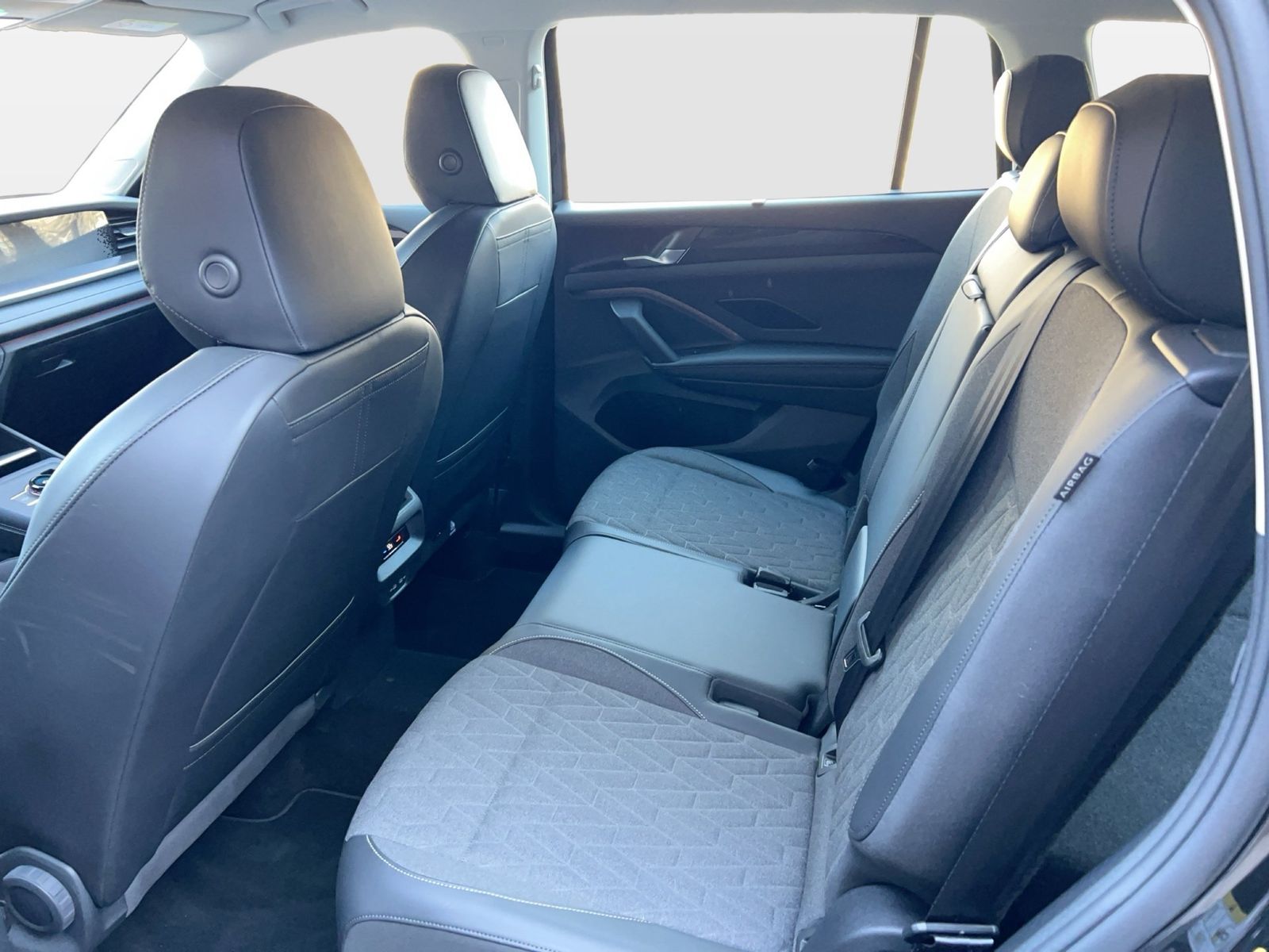 Fahrzeug autohaus mense Fahrzeugabbildung Volkswagen Tayron 2.0 TDI DSG 4Motion Life IQ.Light|Matrix