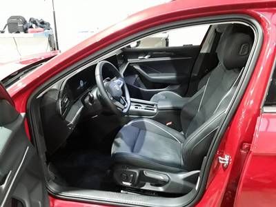 Fahrzeugabbildung Volkswagen Passat Variant CarPlay|AHK|ACC|LED|Massage|Navi