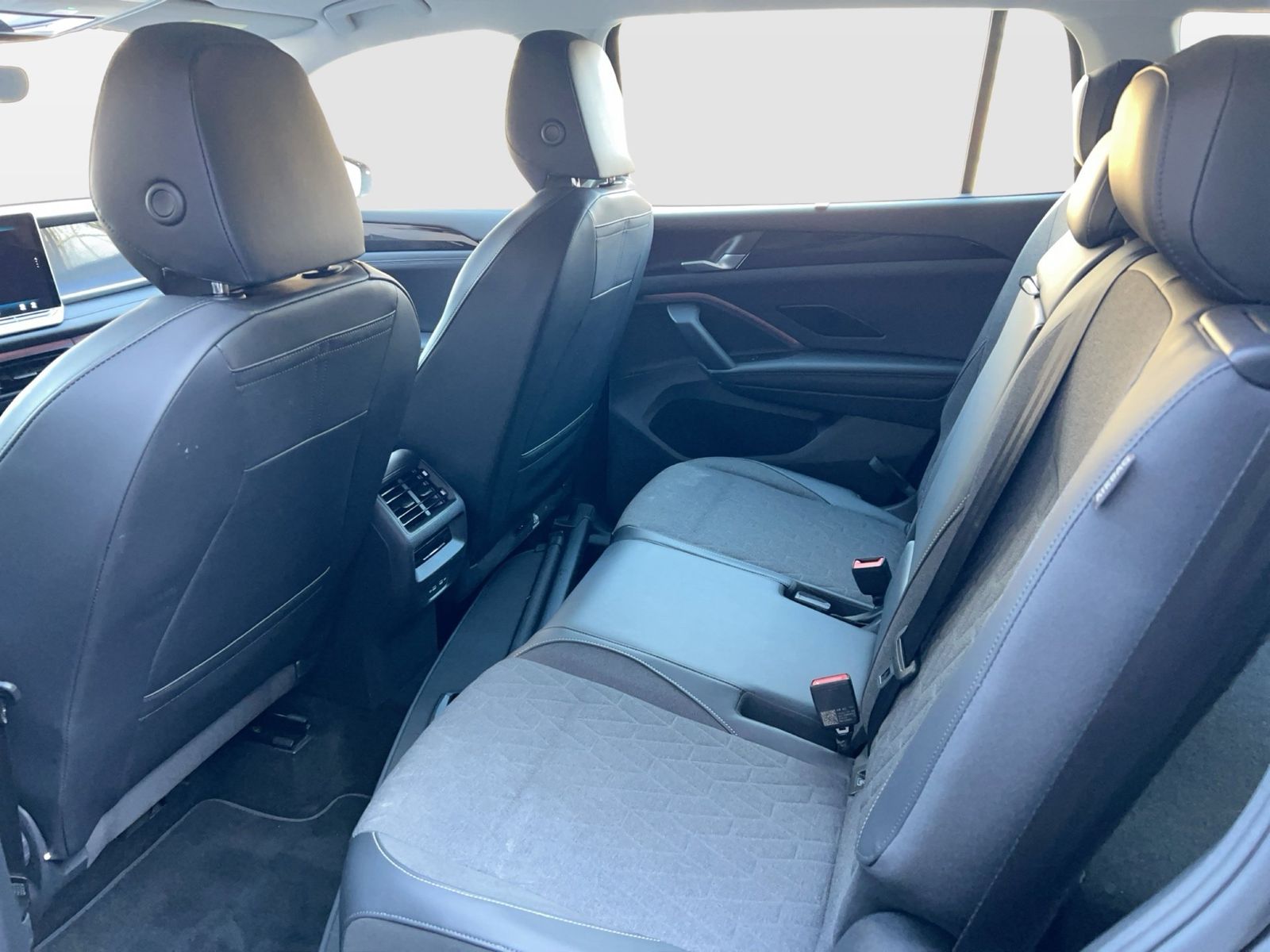 Fahrzeug autohaus mense Fahrzeugabbildung Volkswagen Tayron 2.0 TDI DSG 4Motion AHK