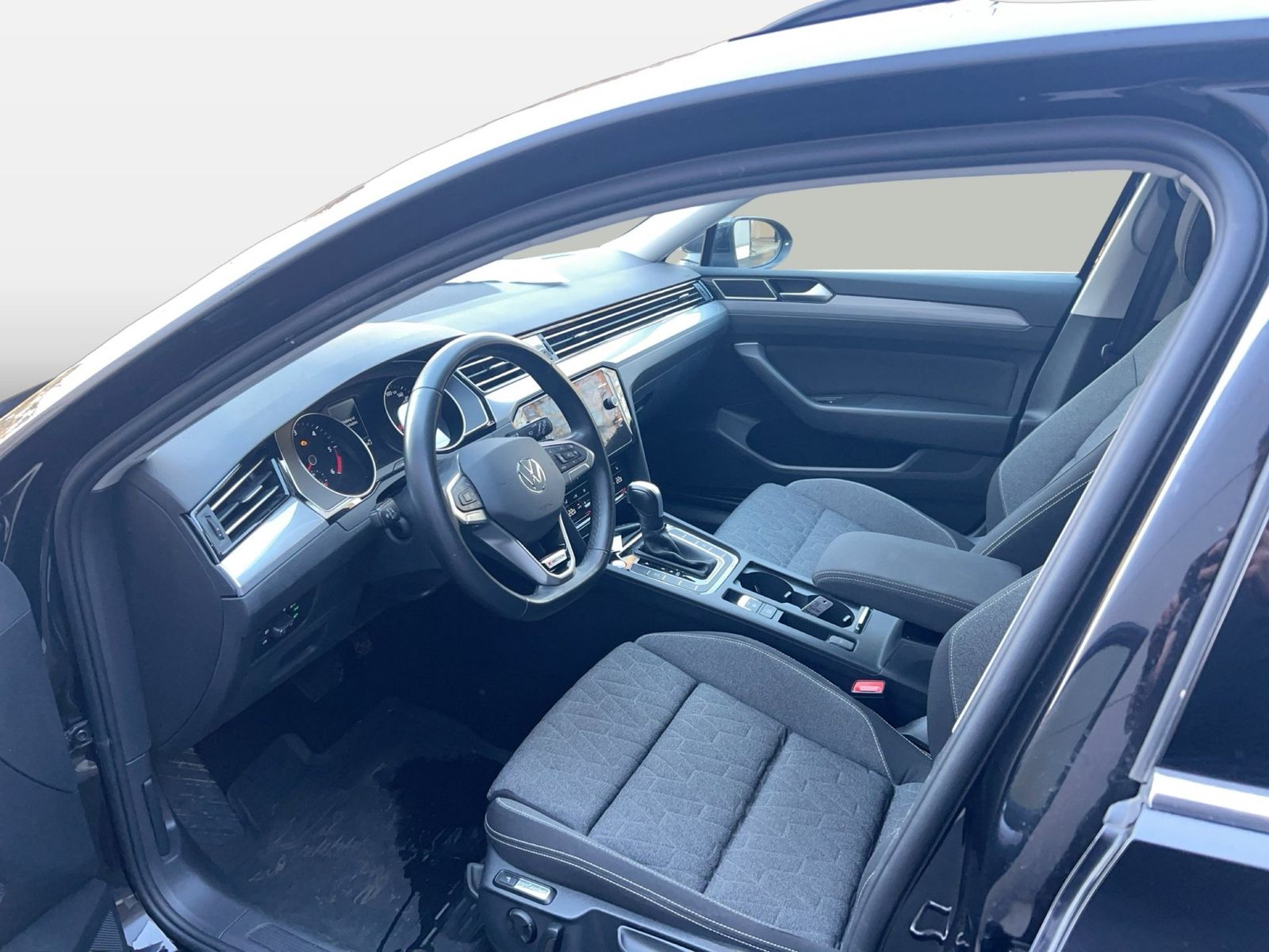 Fahrzeugabbildung Volkswagen Passat Variant 2.0 TDI 4Motion DSG Business AHK