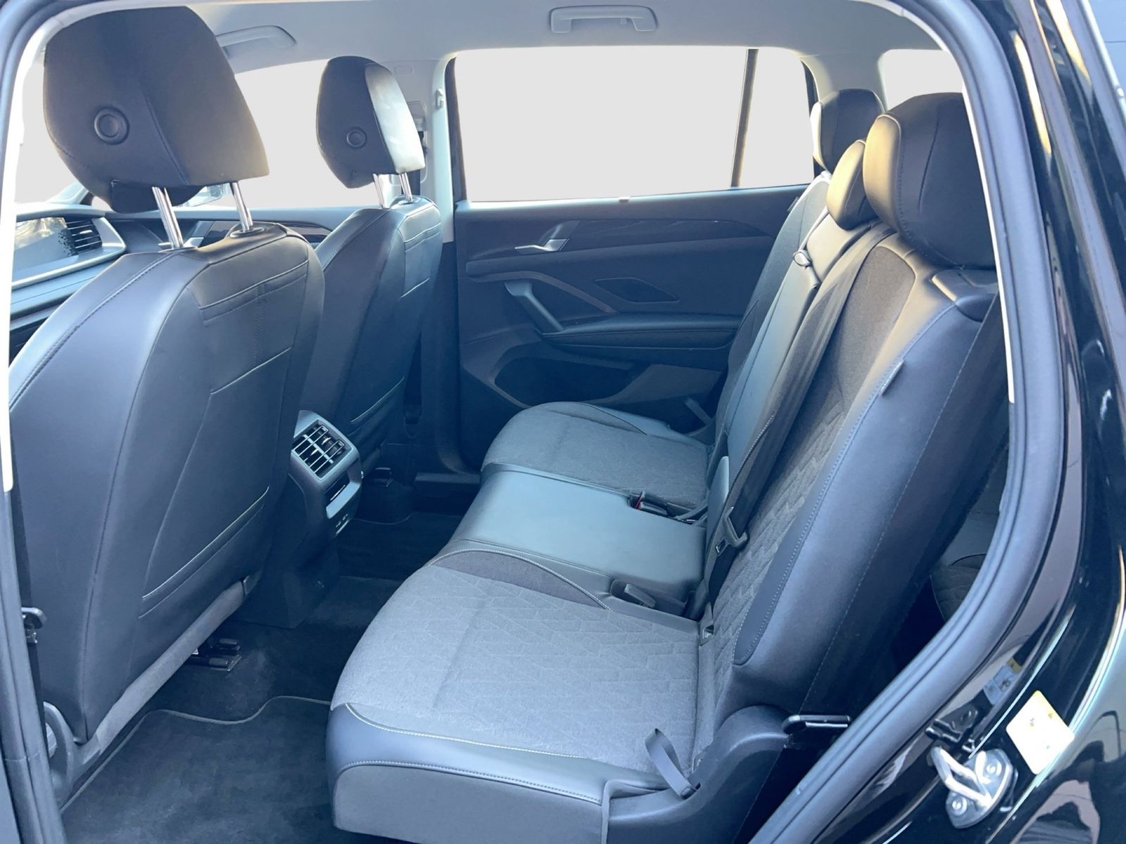 Fahrzeugabbildung Volkswagen Tayron 2.0 TDI DSG 4Motion Life IQ.Light|Matrix