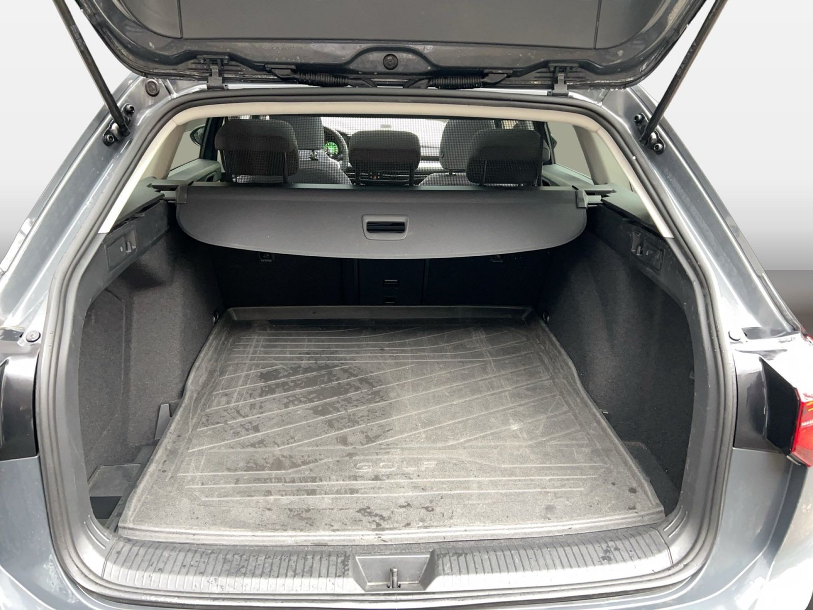 Fahrzeugabbildung Volkswagen Golf VIII Alltrack 2.0 TDI SCR 4Motion DSG SD
