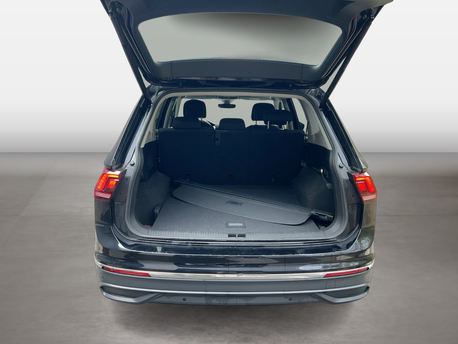 Fahrzeugabbildung Volkswagen Tiguan Allspace 2.0 TSI 4Motion DSG Life AHK|HUD
