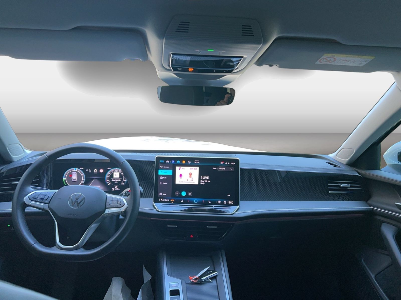 Fahrzeug autohaus mense Fahrzeugabbildung Volkswagen Passat Variant 1.5 TSI eHybrid DSG Business CarP