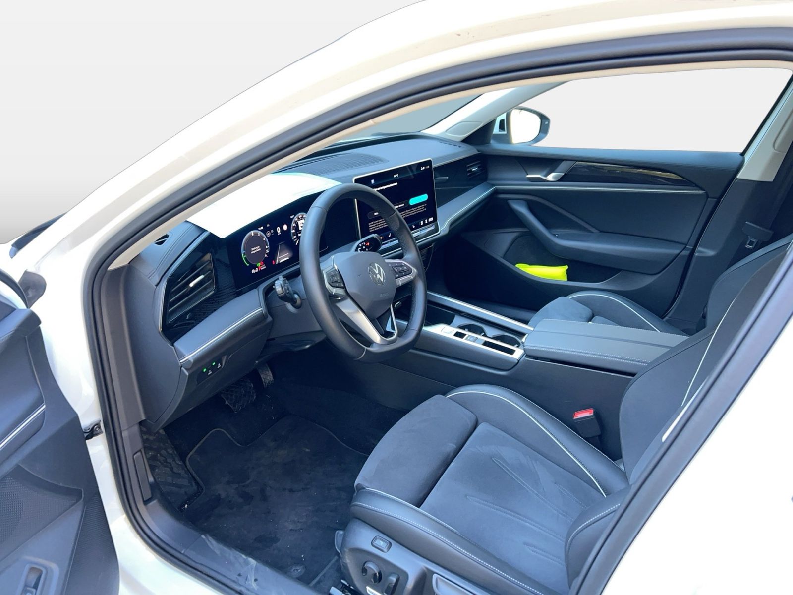 Fahrzeug autohaus mense Fahrzeugabbildung Volkswagen Passat Variant 1.5 TSI eHybrid Business DSG CarP
