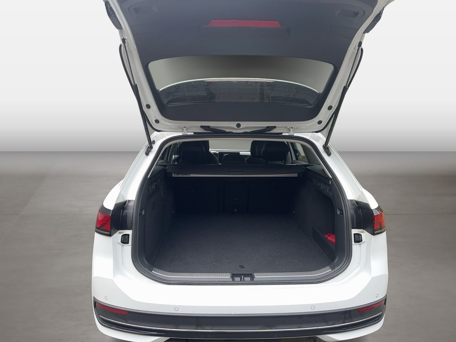 Fahrzeug autohaus mense Fahrzeugabbildung Volkswagen Passat Variant 1.5 TSI eHybrid DSG Business CarP