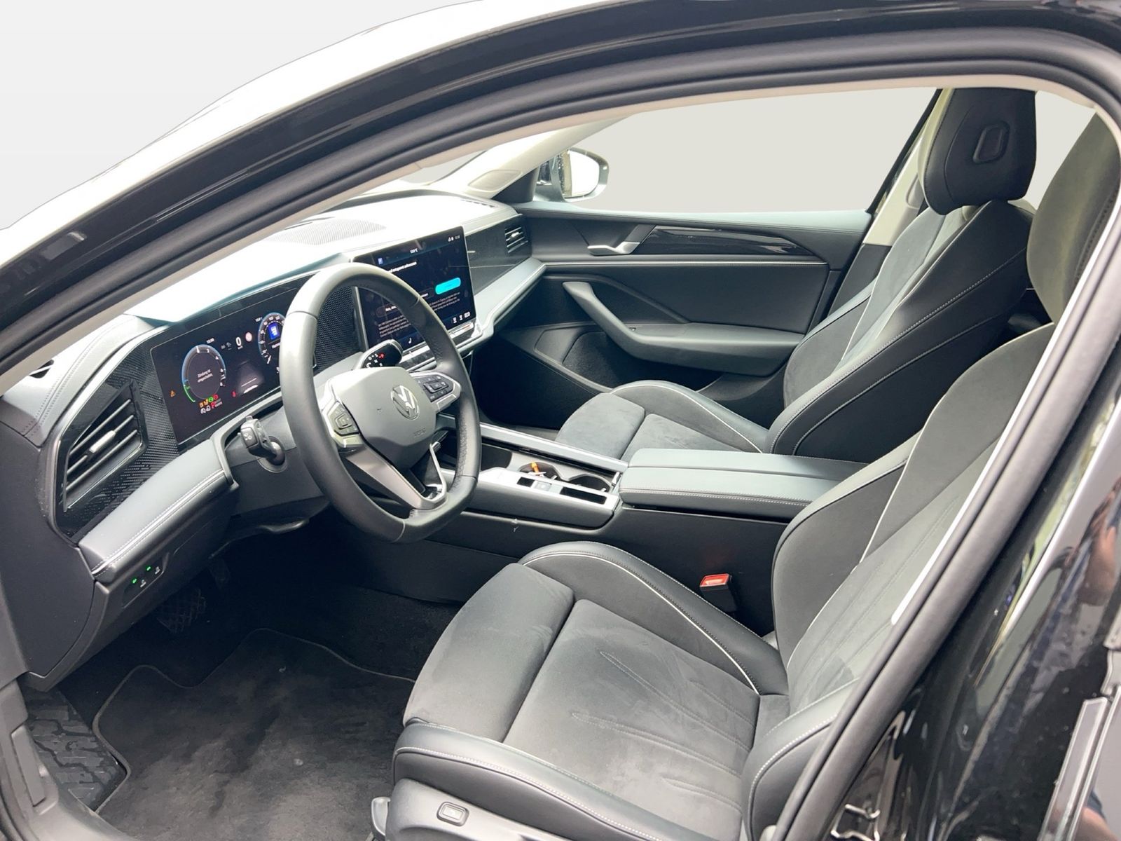 Fahrzeug autohaus mense Fahrzeugabbildung Volkswagen Passat Variant 1.5 TSI eHybrid Business DSG CarP