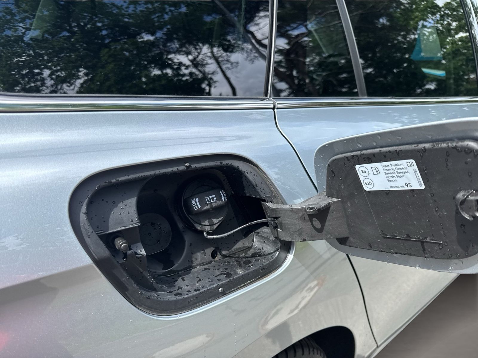 Fahrzeugabbildung Volkswagen Passat Variant 1.5 TSI eHybrid DSG Business CarP
