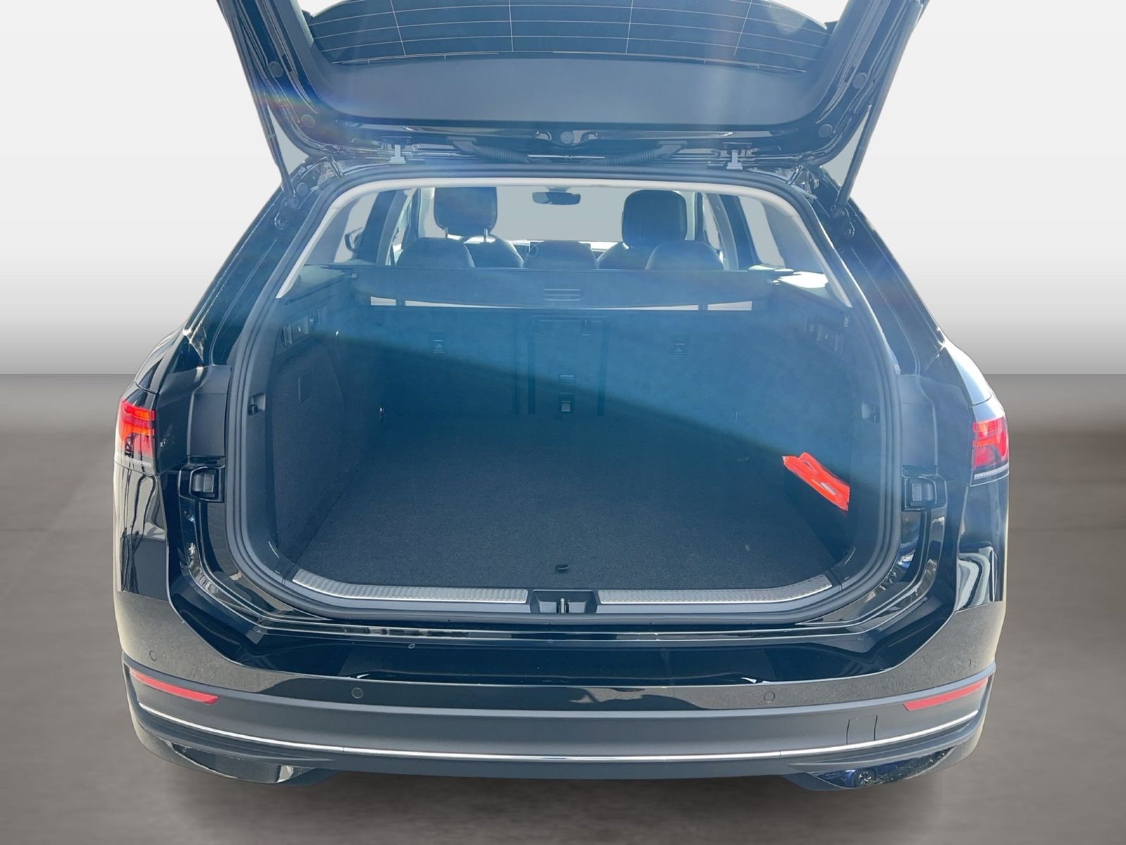 Fahrzeug autohaus mense Fahrzeugabbildung Volkswagen Passat Variant 1.5 TSI eHybrid DSG Business CarP