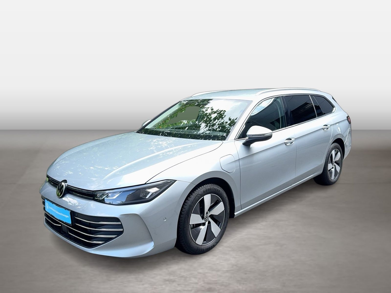 Fahrzeugabbildung Volkswagen Passat Variant 1.5 TSI eHybrid DSG Business CarP