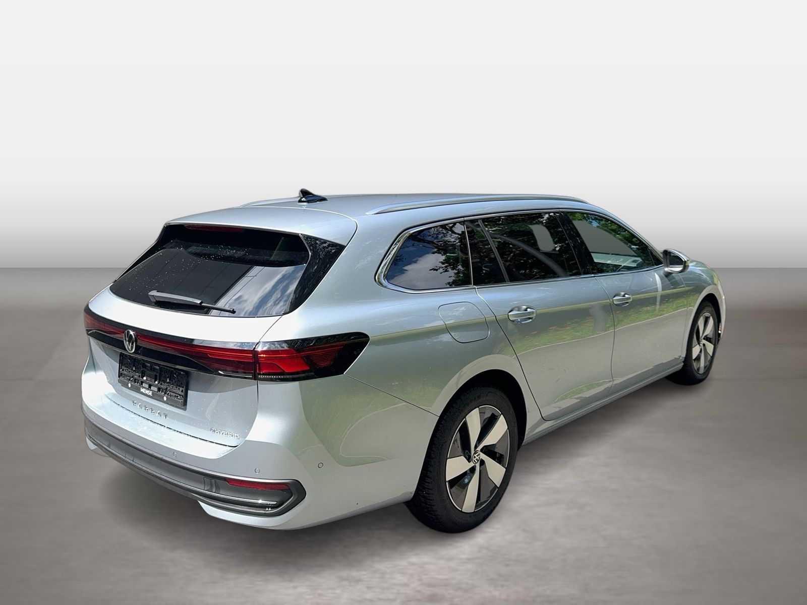 Fahrzeugabbildung Volkswagen Passat Variant 1.5 TSI eHybrid DSG Business CarP