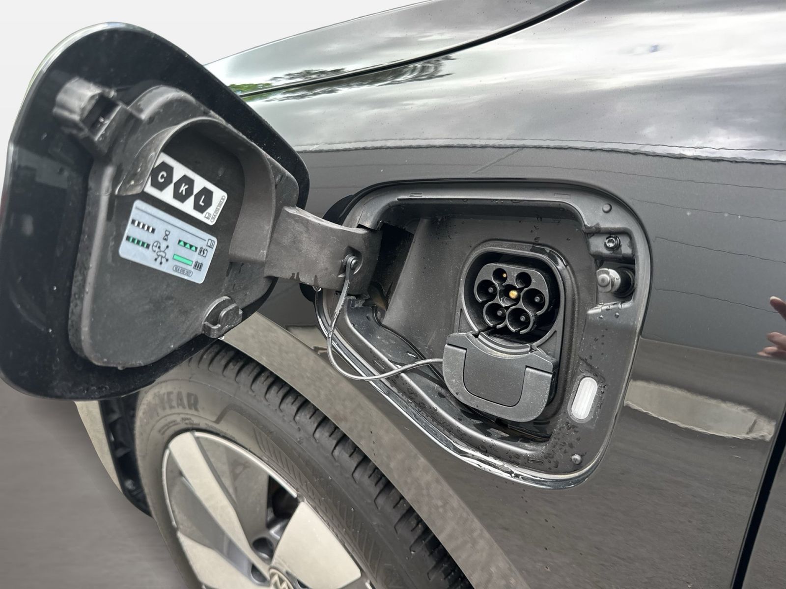 Fahrzeugabbildung Volkswagen Passat Variant 1.5 TSI eHybrid DSG Business CarP