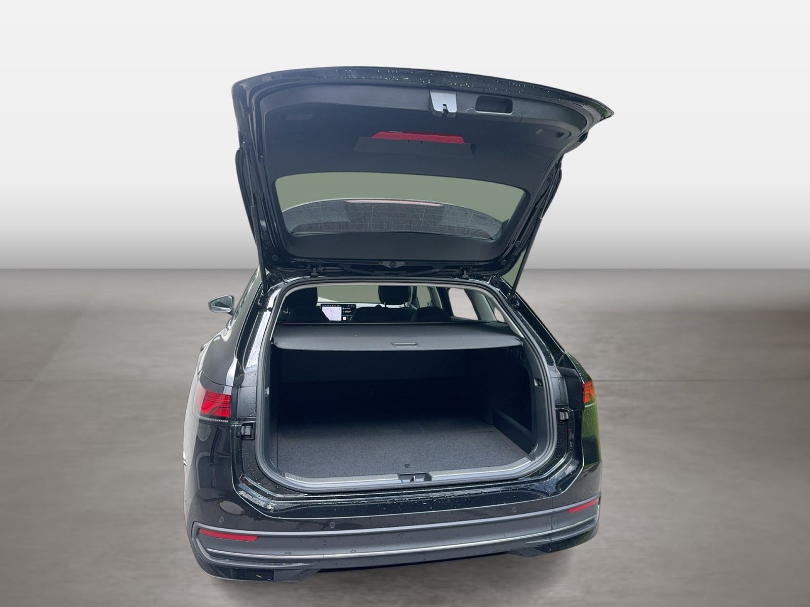Fahrzeugabbildung Volkswagen Passat Variant 1.5 TSI eHybrid DSG Business CarP